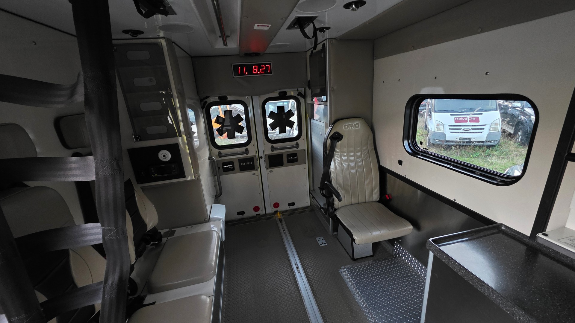 MERCEDES-BENZ Sprinter 519 CDI Lang 4x4 Automat-image-8