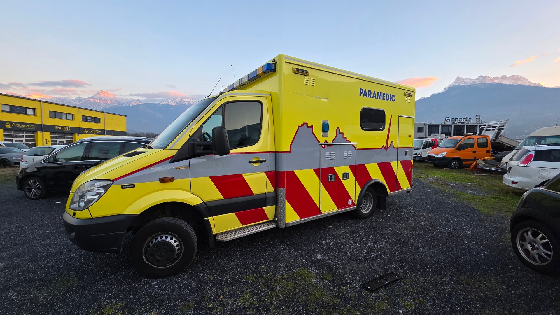 MERCEDES-BENZ Sprinter 519 CDI Lang 4x4 Automat-image-2