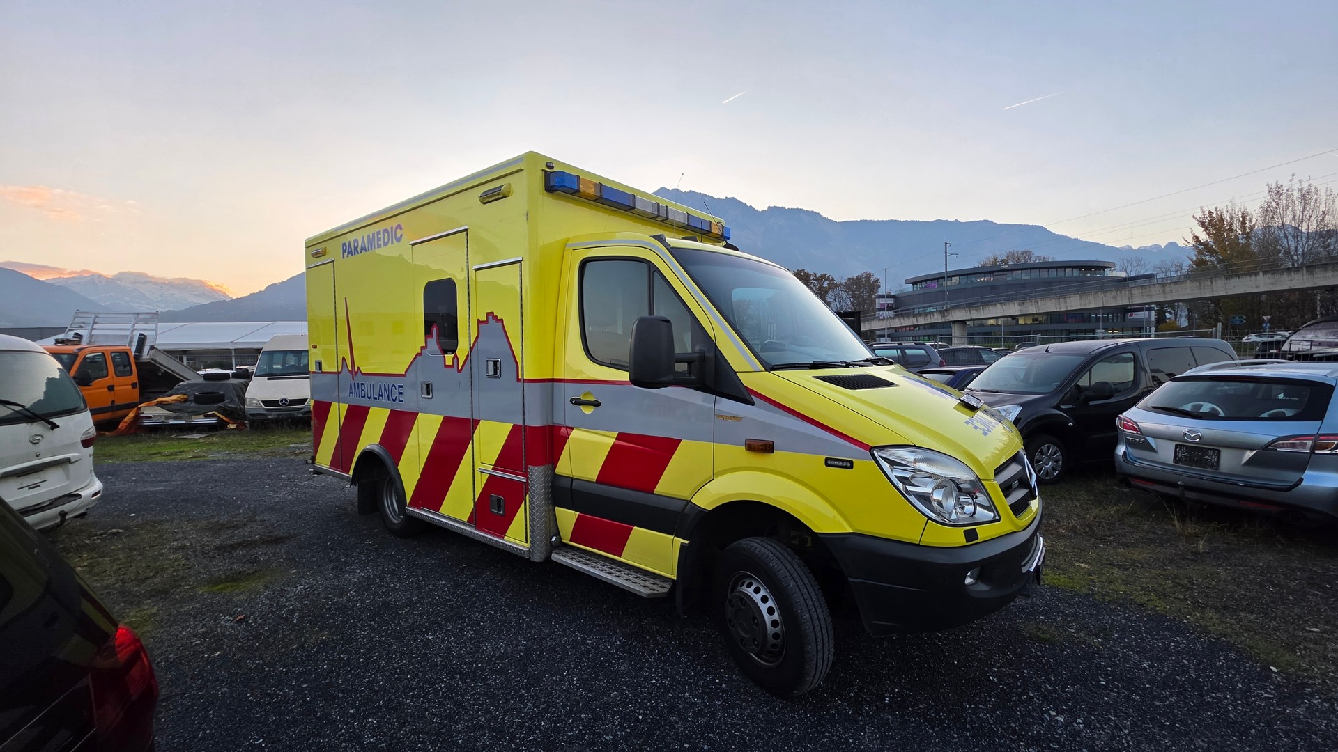 MERCEDES-BENZ Sprinter 519 CDI Lang 4x4 Automat-image-4