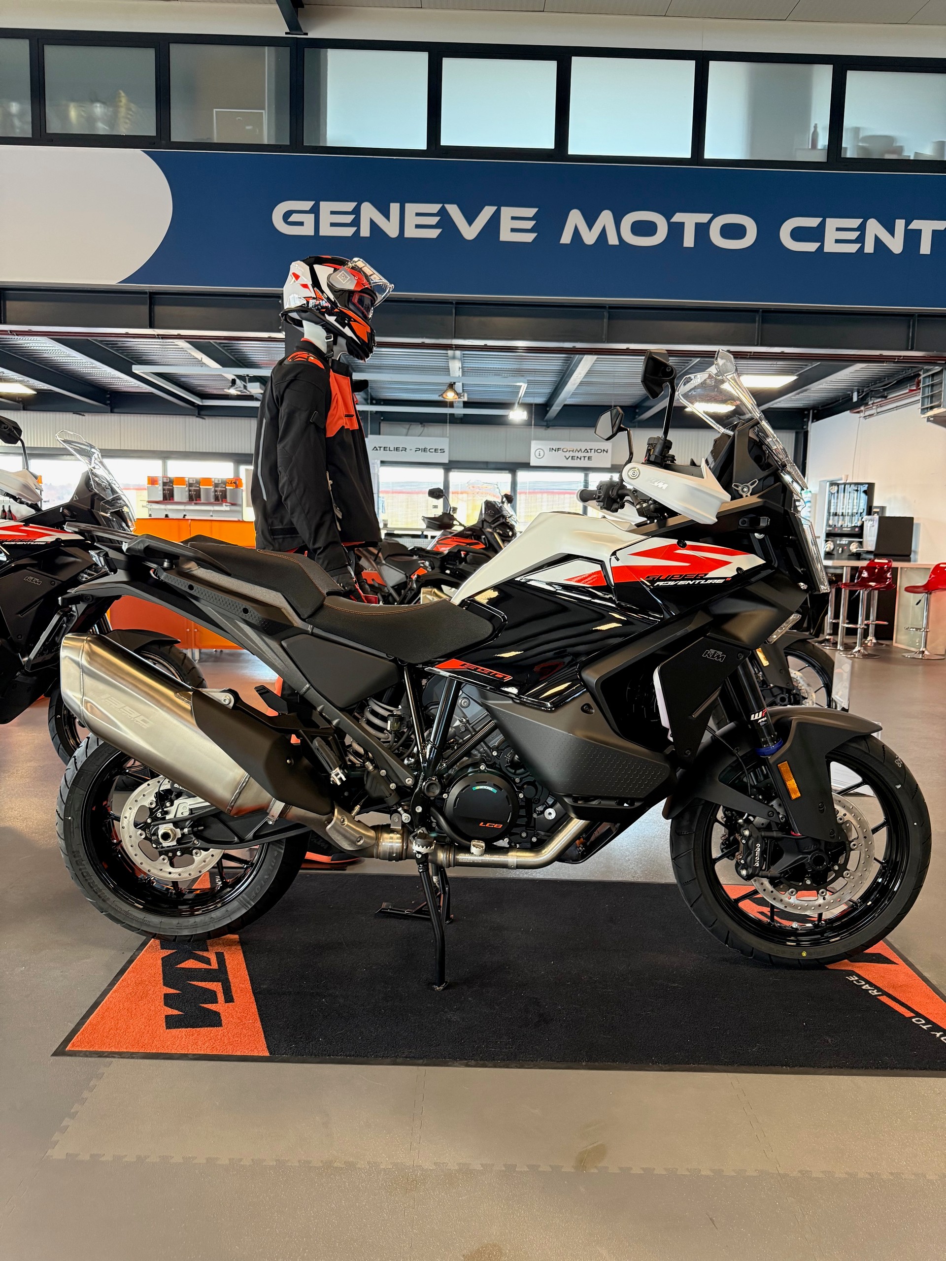 KTM 1390 Super Adventure S EVO 2026