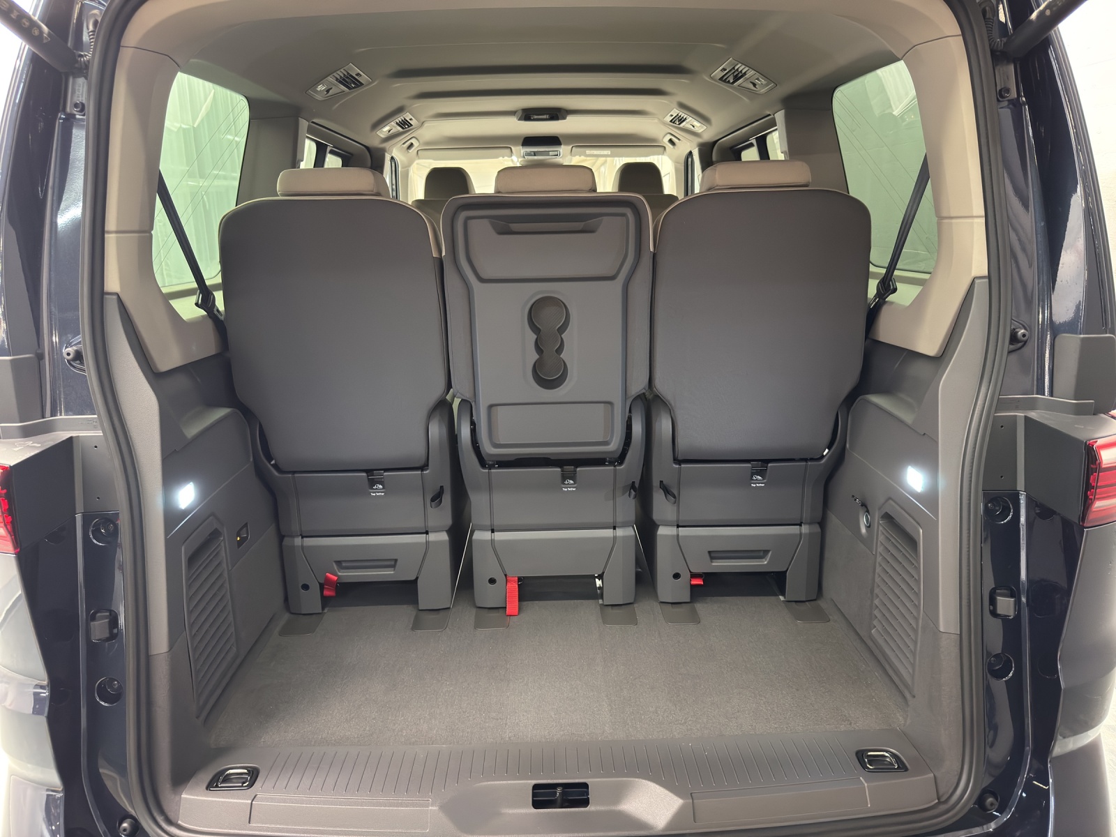VW T7 Multivan lang 2.0 TSI Liberty DSG-image-10