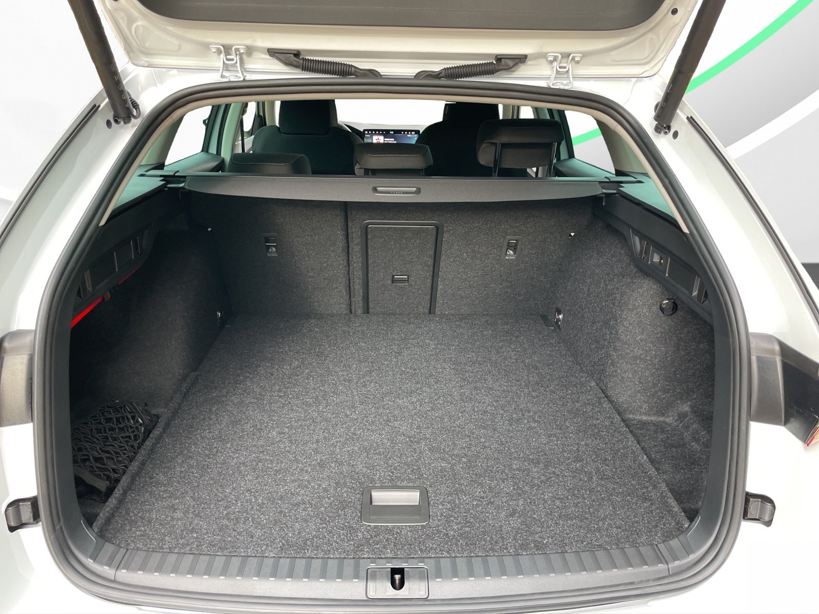 SKODA Octavia Combi 2.0 TSI DSG Selection 4x4-image-14