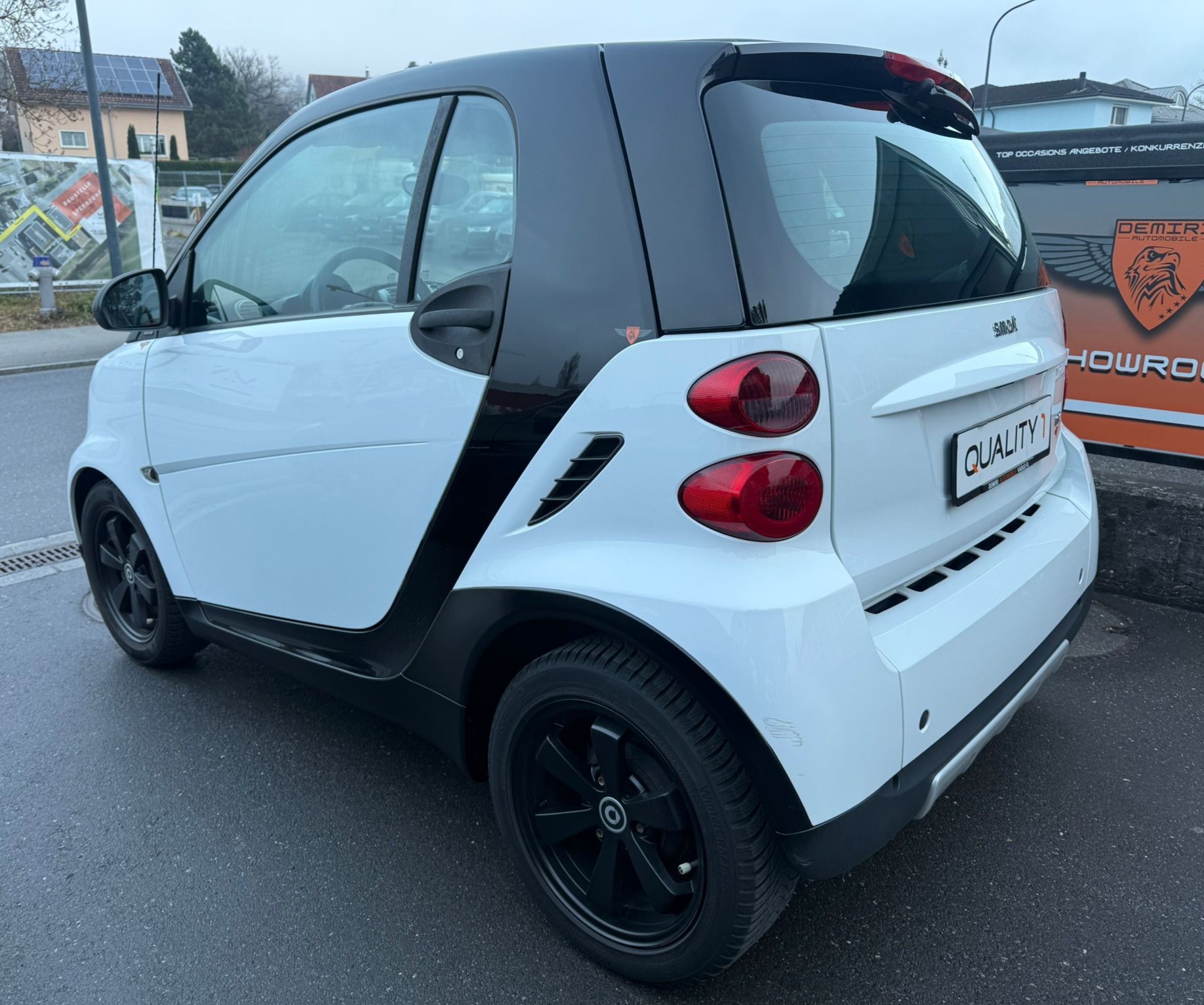 SMART fortwo black & white limited mhd softouch-image-1