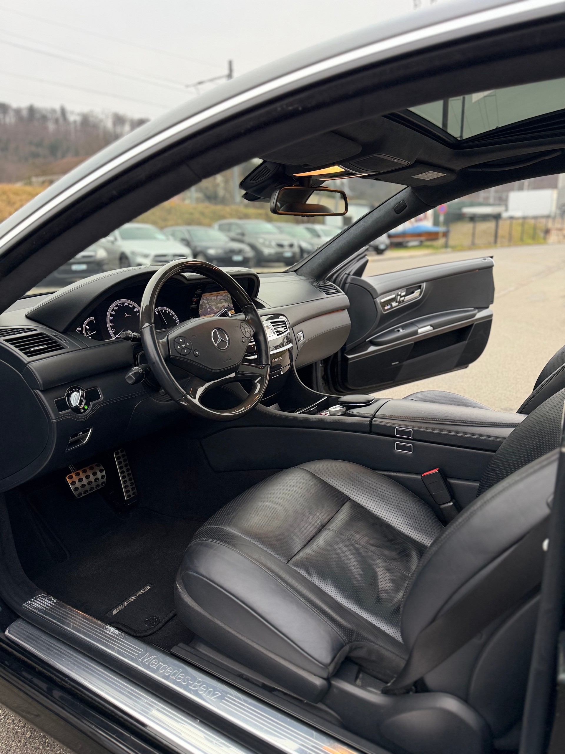 MERCEDES-BENZ CL 500 4Matic 7G-Tronic-image-12