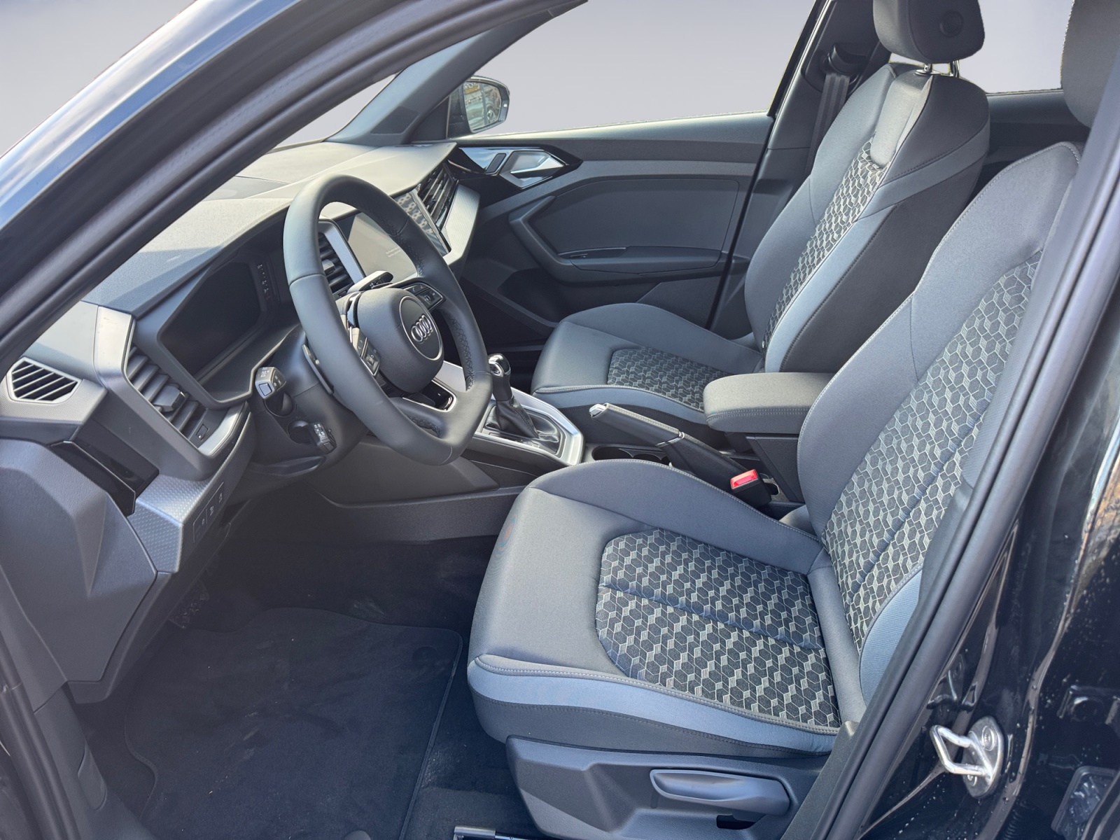 AUDI A1 Sportback 30 TFSI Attraction S-tronic-image-8