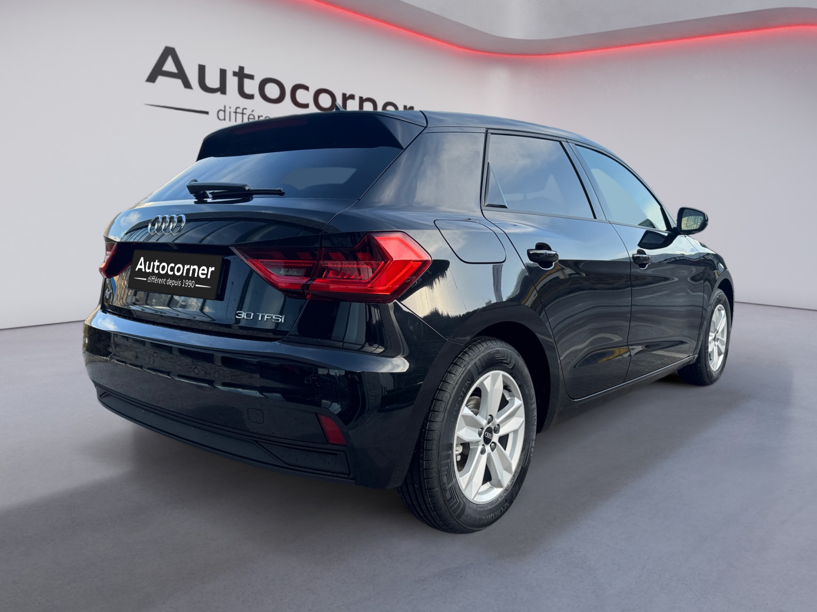 AUDI A1 Sportback 30 TFSI Attraction S-tronic-image-4