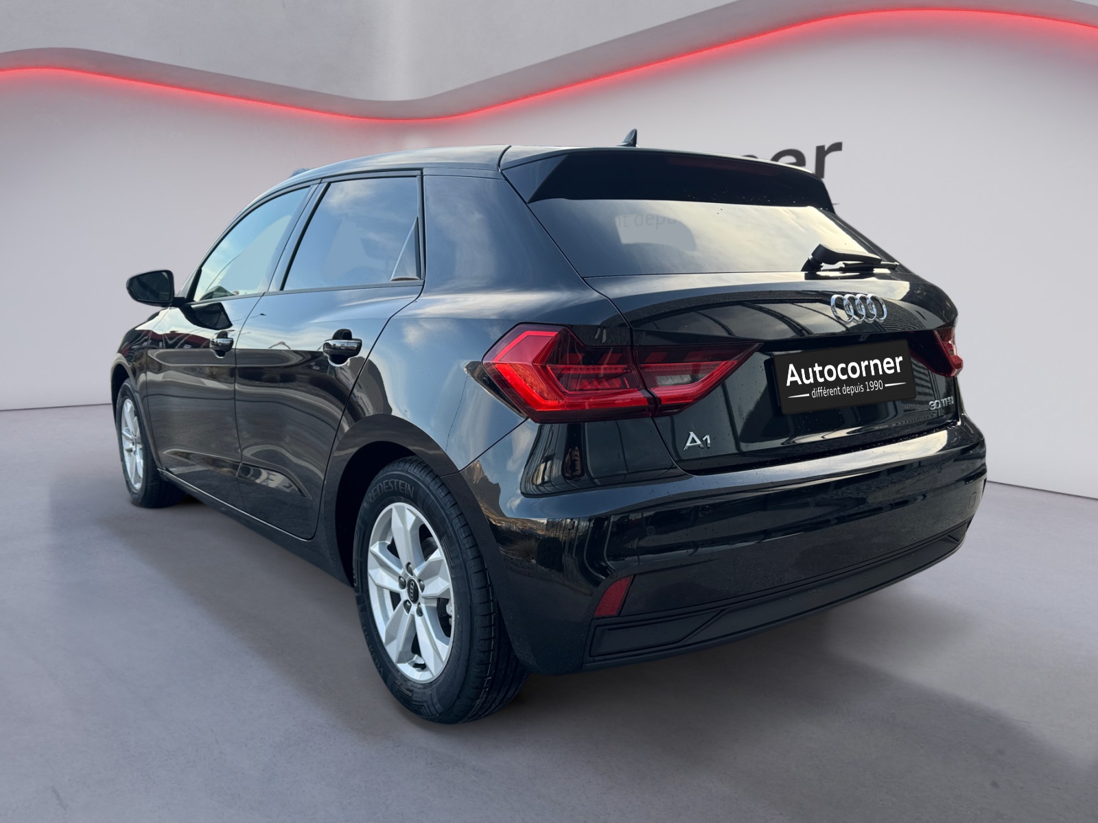 AUDI A1 Sportback 30 TFSI Attraction S-tronic-image-2