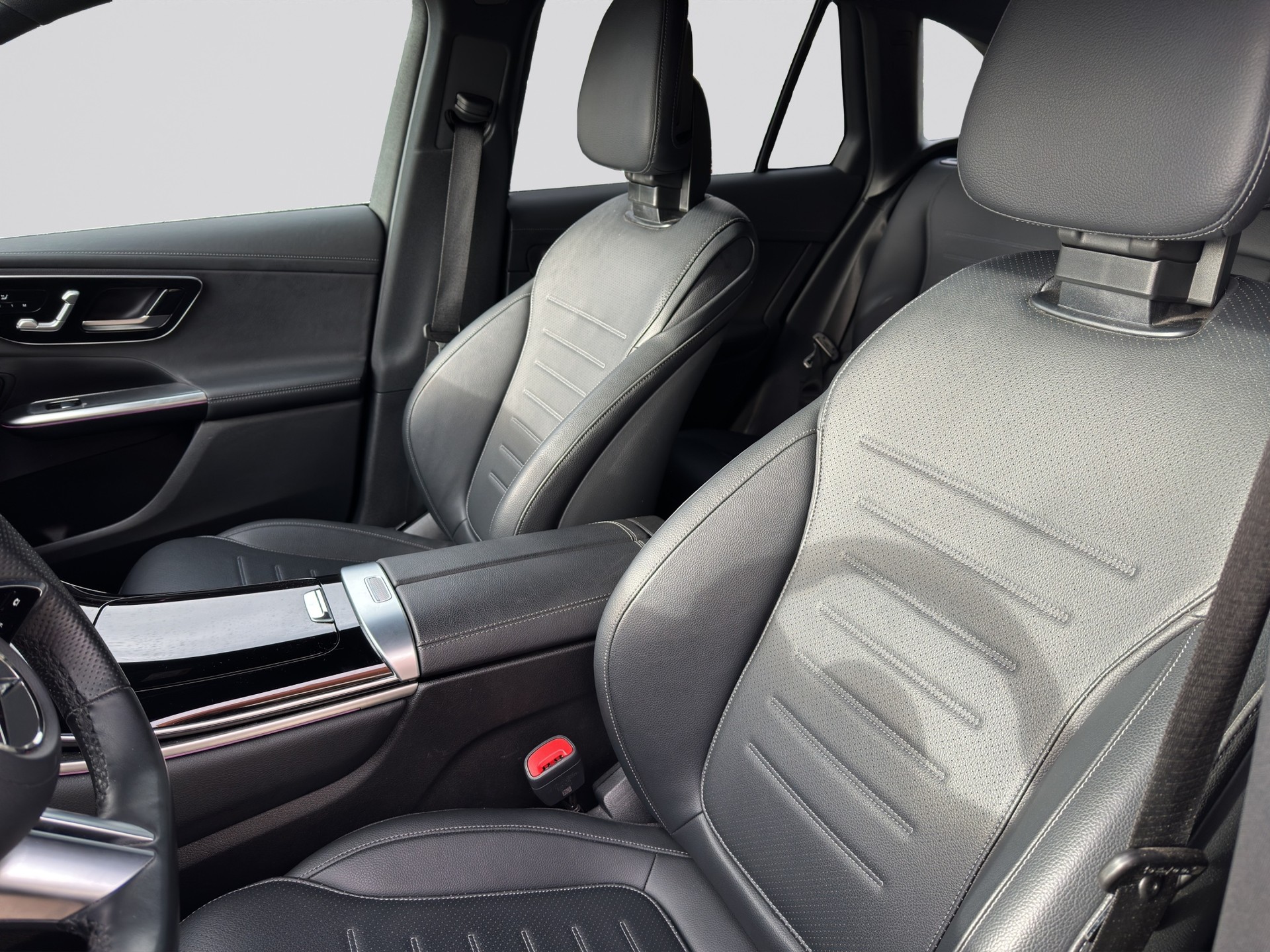 MERCEDES-BENZ GLC 200 4Matic 9G-Tronic AMG line-image-5