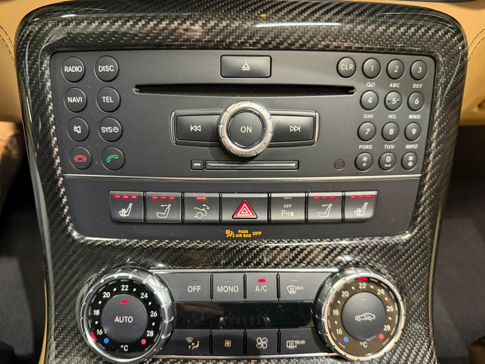 MERCEDES-BENZ SLS 63 AMG Speedshift-image-22