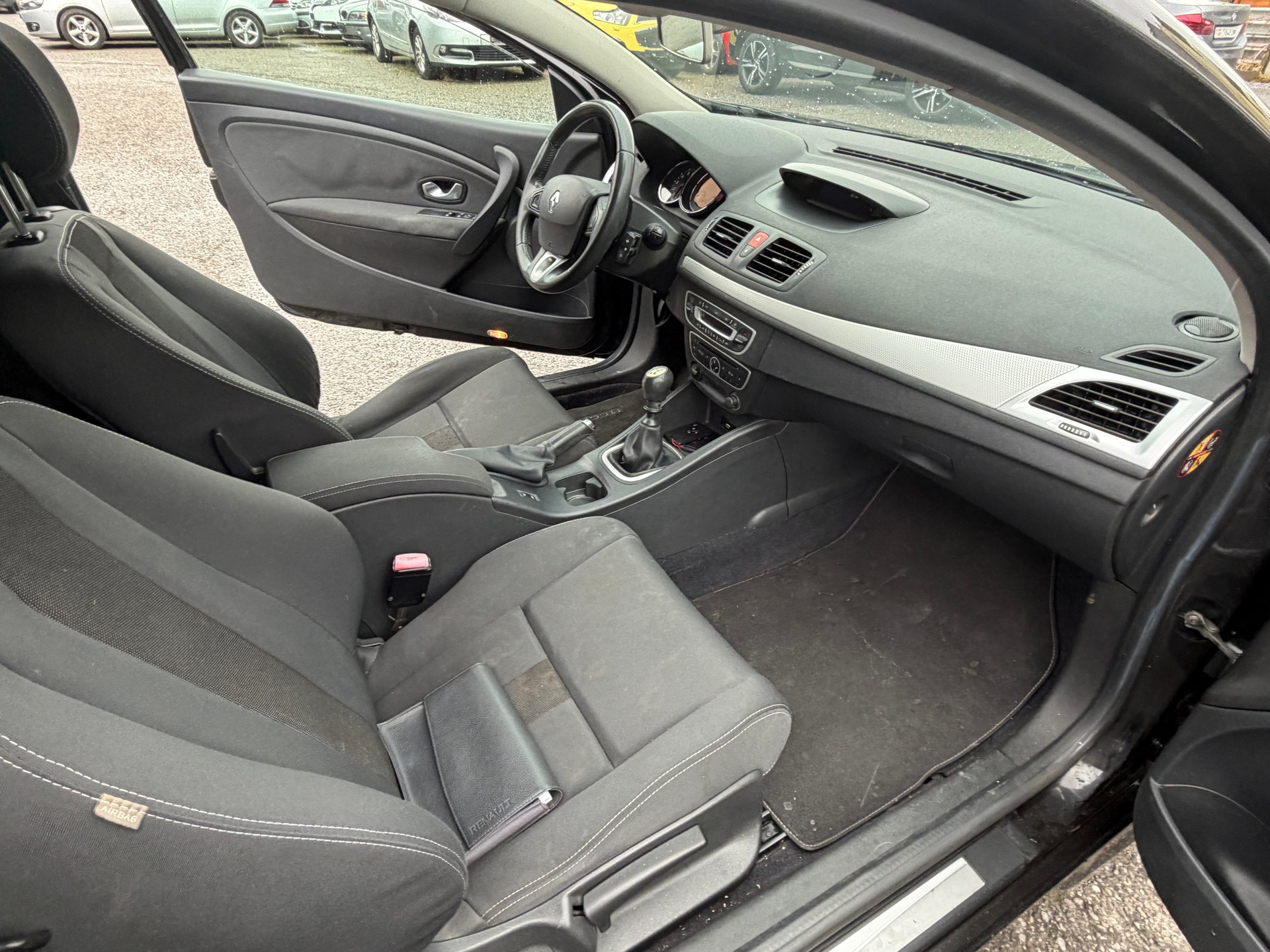 RENAULT Mégane Coupé 2.0 16V Turbo Dynamique-image-7