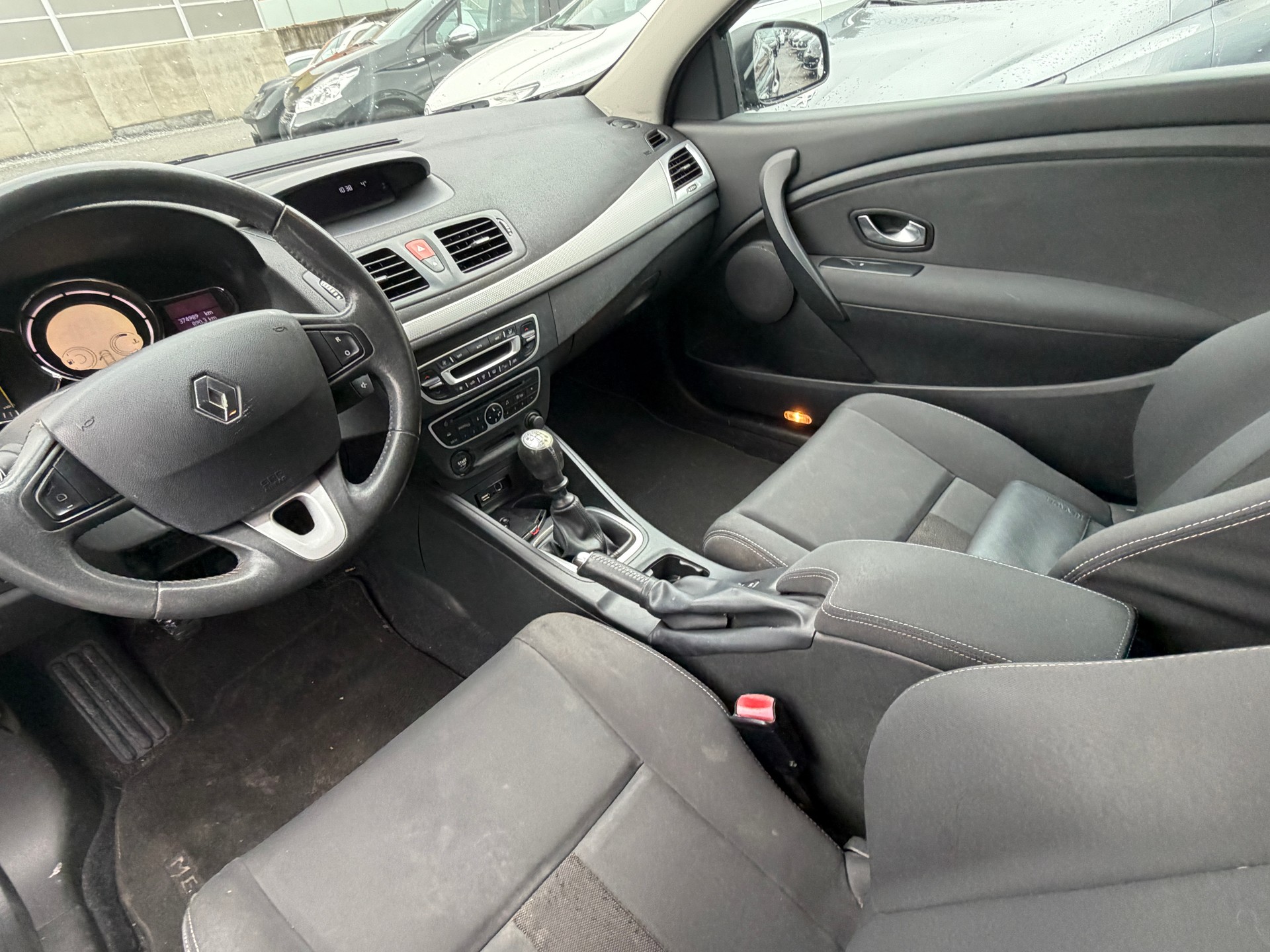 RENAULT Mégane Coupé 2.0 16V Turbo Dynamique-image-9