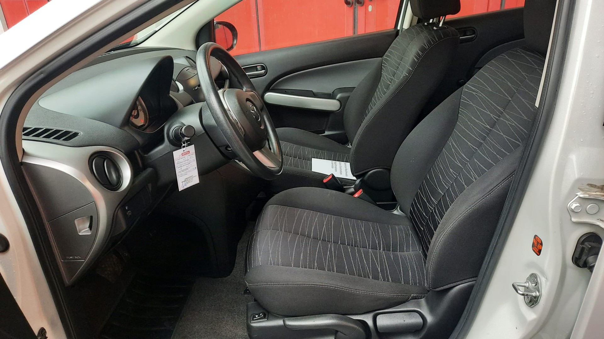 MAZDA 2 1.5i 16V City Sport 1 Automatic-image-4