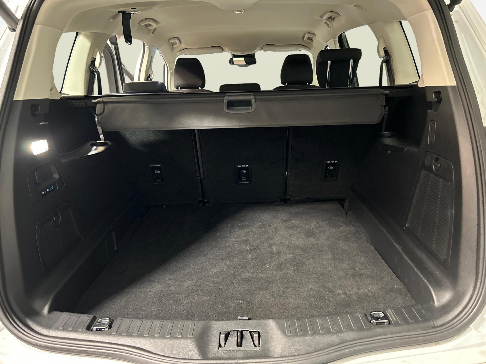 FORD S-Max 2.5 Hybrid Titanium-image-11