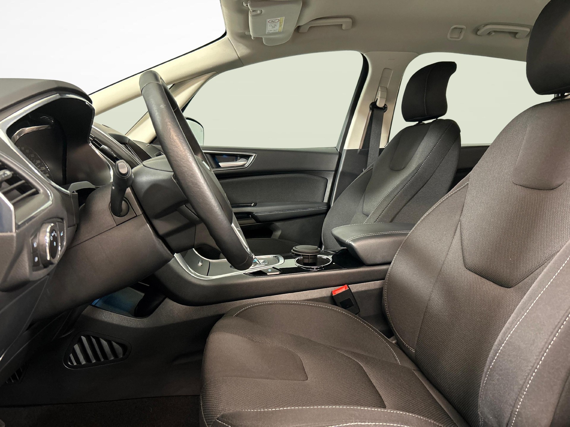 FORD S-Max 2.5 Hybrid Titanium-showroom-element-2