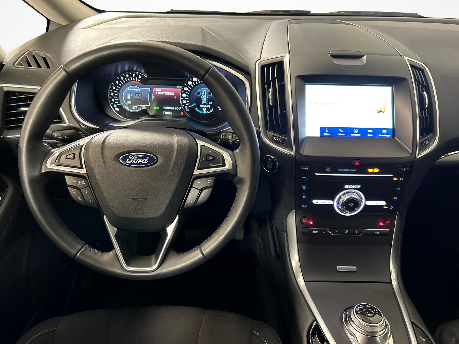 FORD S-Max 2.5 Hybrid Titanium-image-5