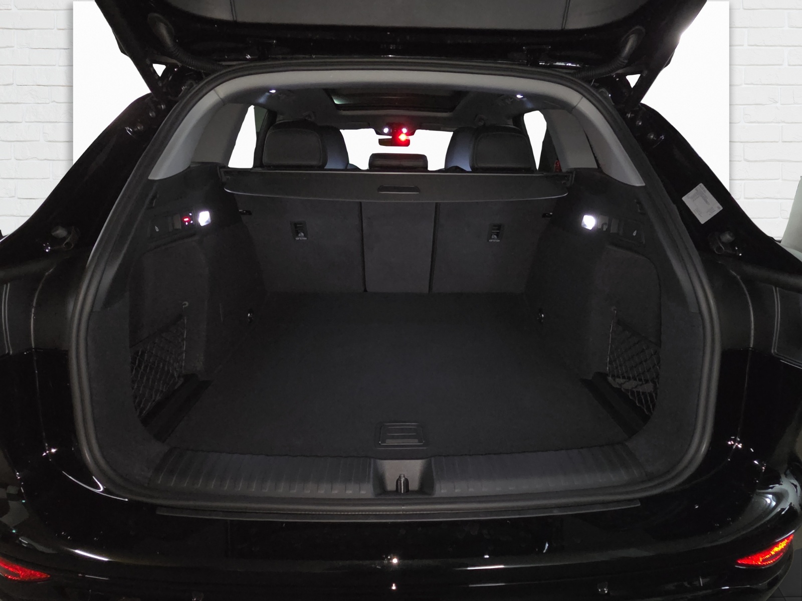 AUDI Q6 e-tron quattro-image-8