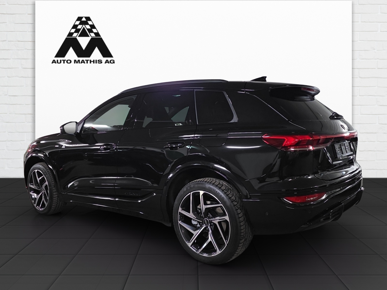 AUDI Q6 e-tron quattro-image-3