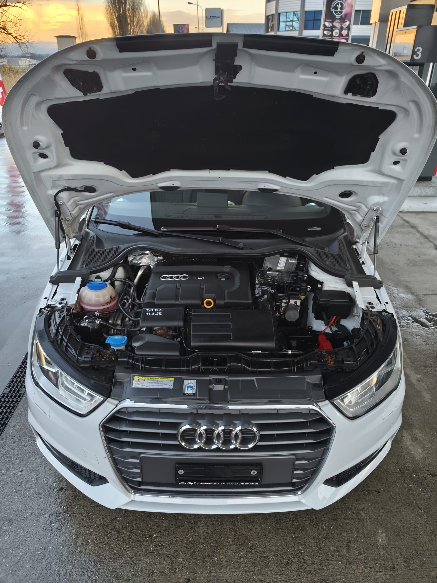 AUDI A1 Sportback 1.4 TDI Design S-tronic-image-6