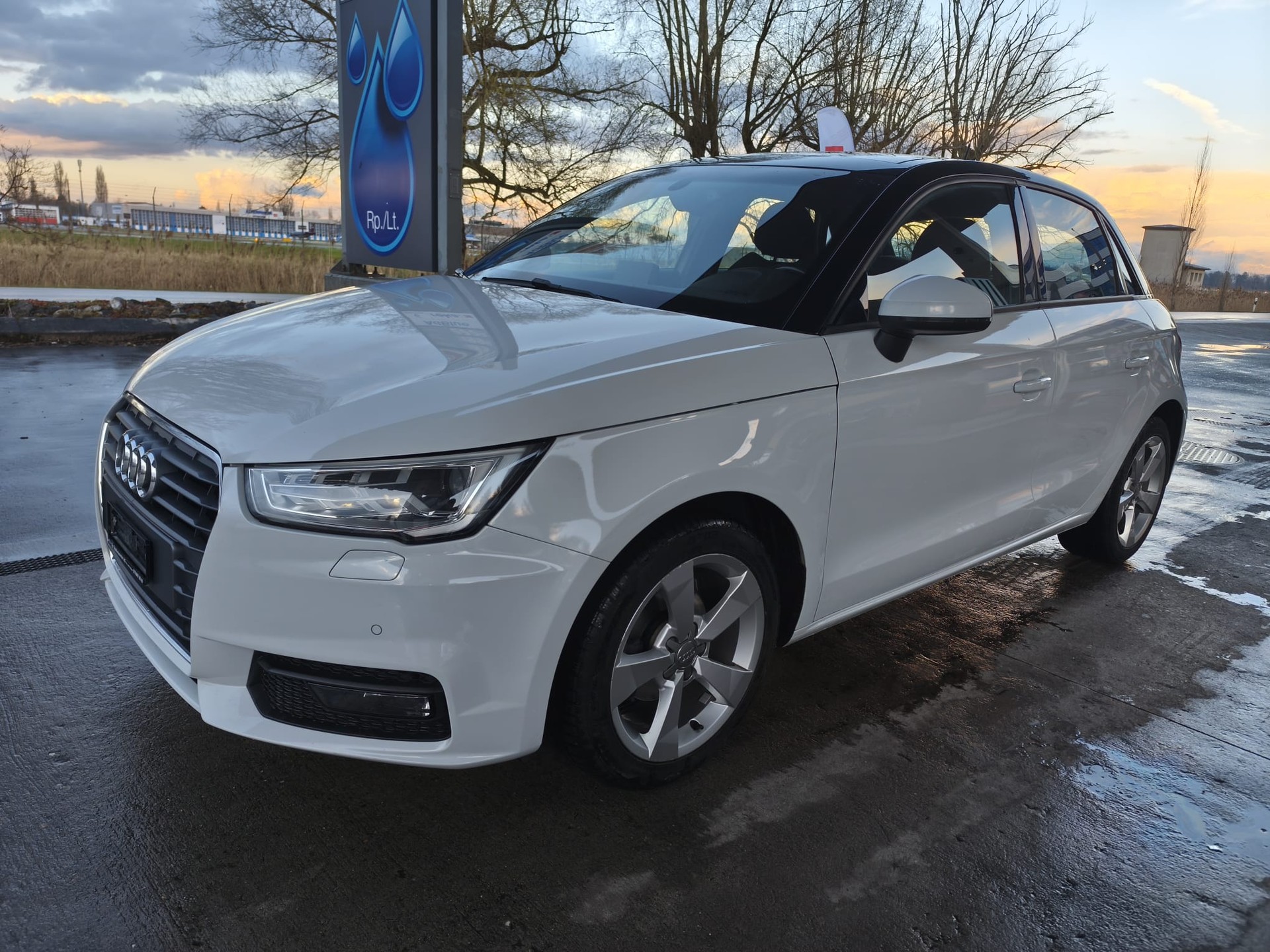 AUDI A1 Sportback 1.4 TDI Design S-tronic-image-1