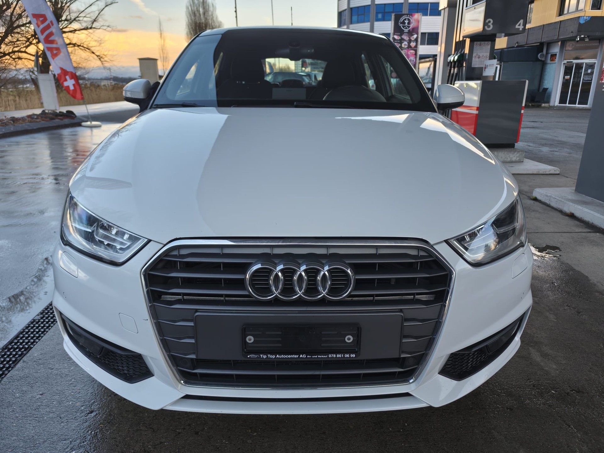 AUDI A1 Sportback 1.4 TDI Design S-tronic-image-8