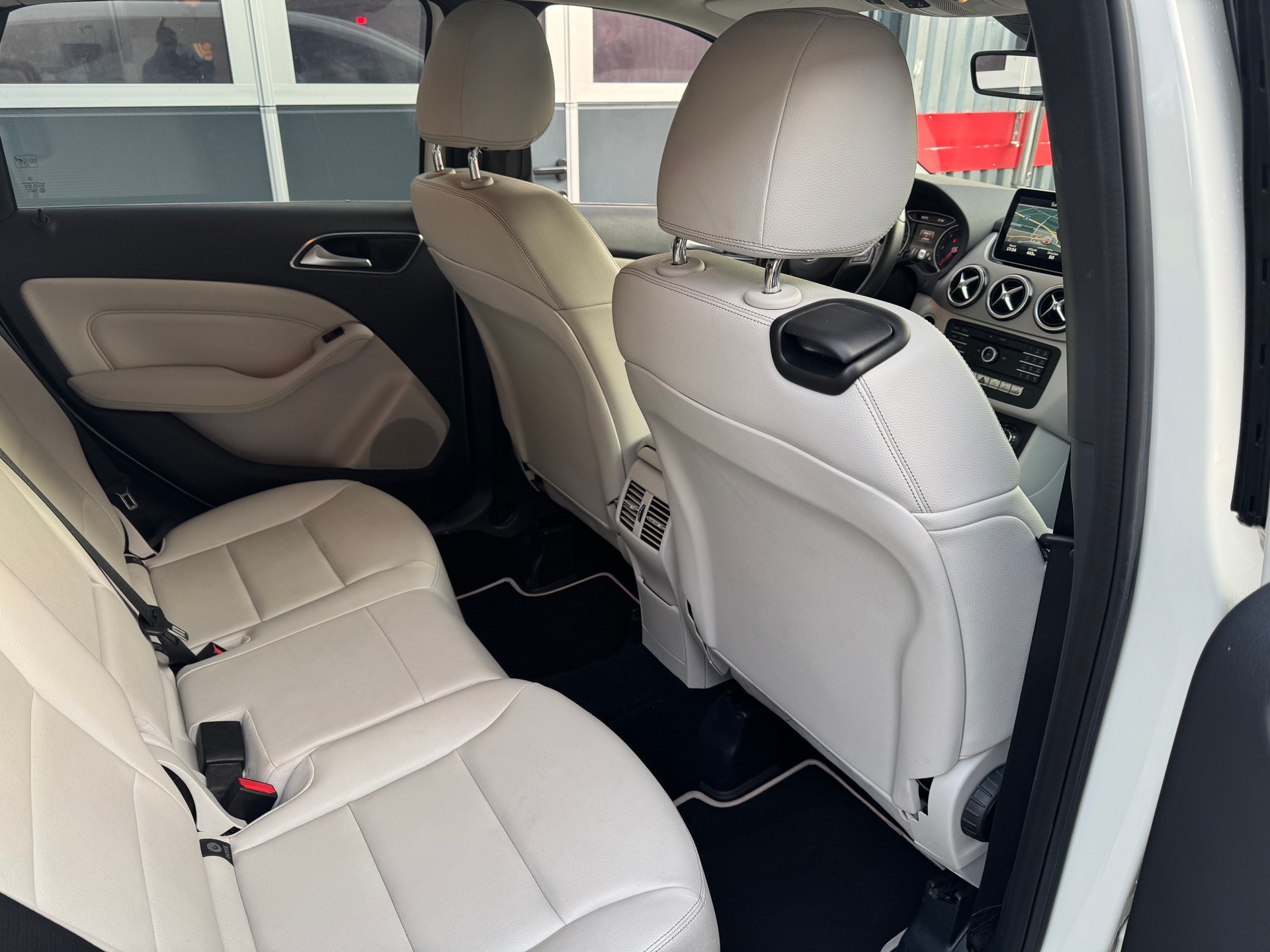 MERCEDES-BENZ B 220 CDI 4Matic 7G-DCT-image-9