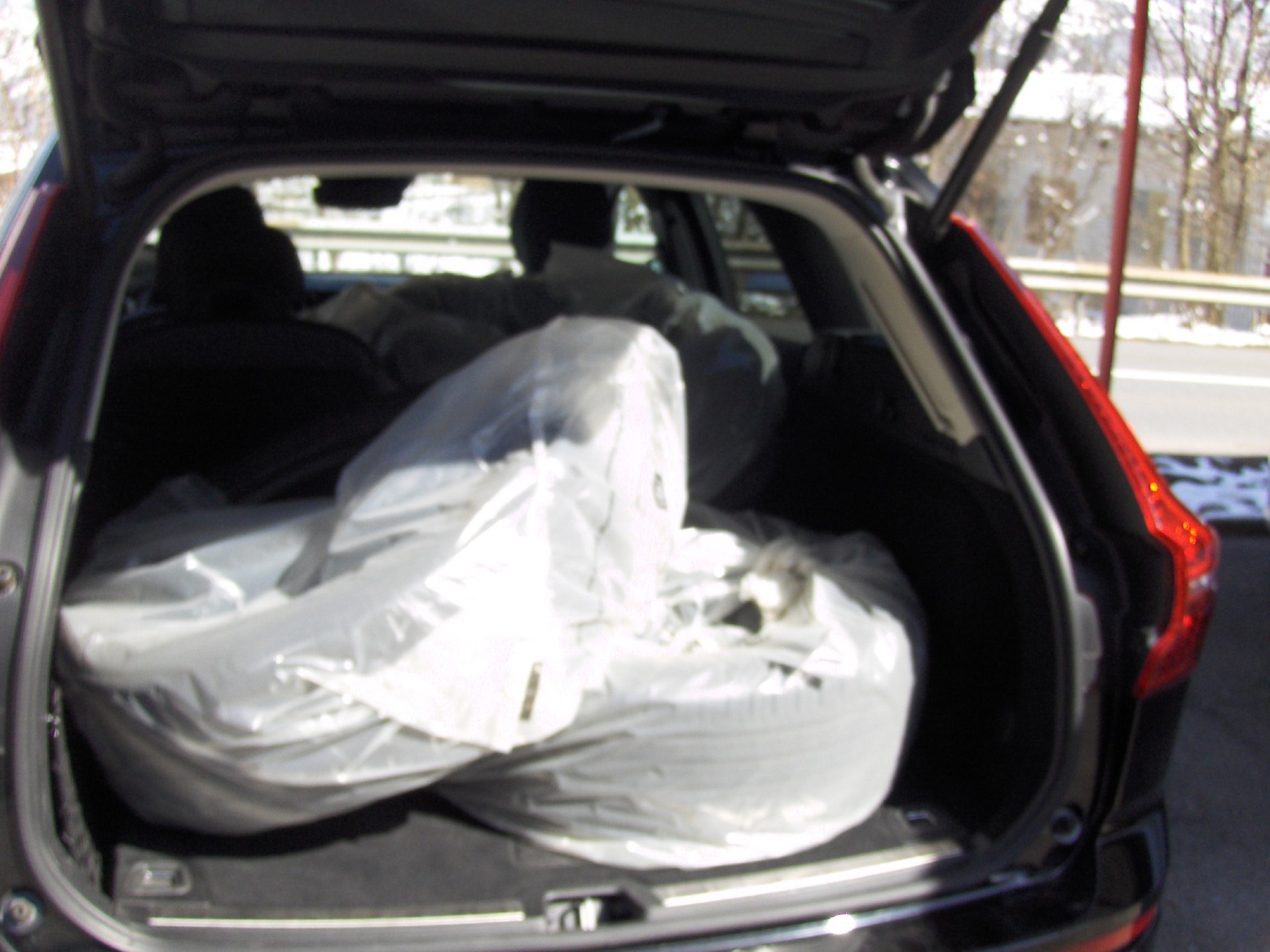 VOLVO XC60 B4 Diesel Mild Hybrid AWD Momentum Geartronic-image-4