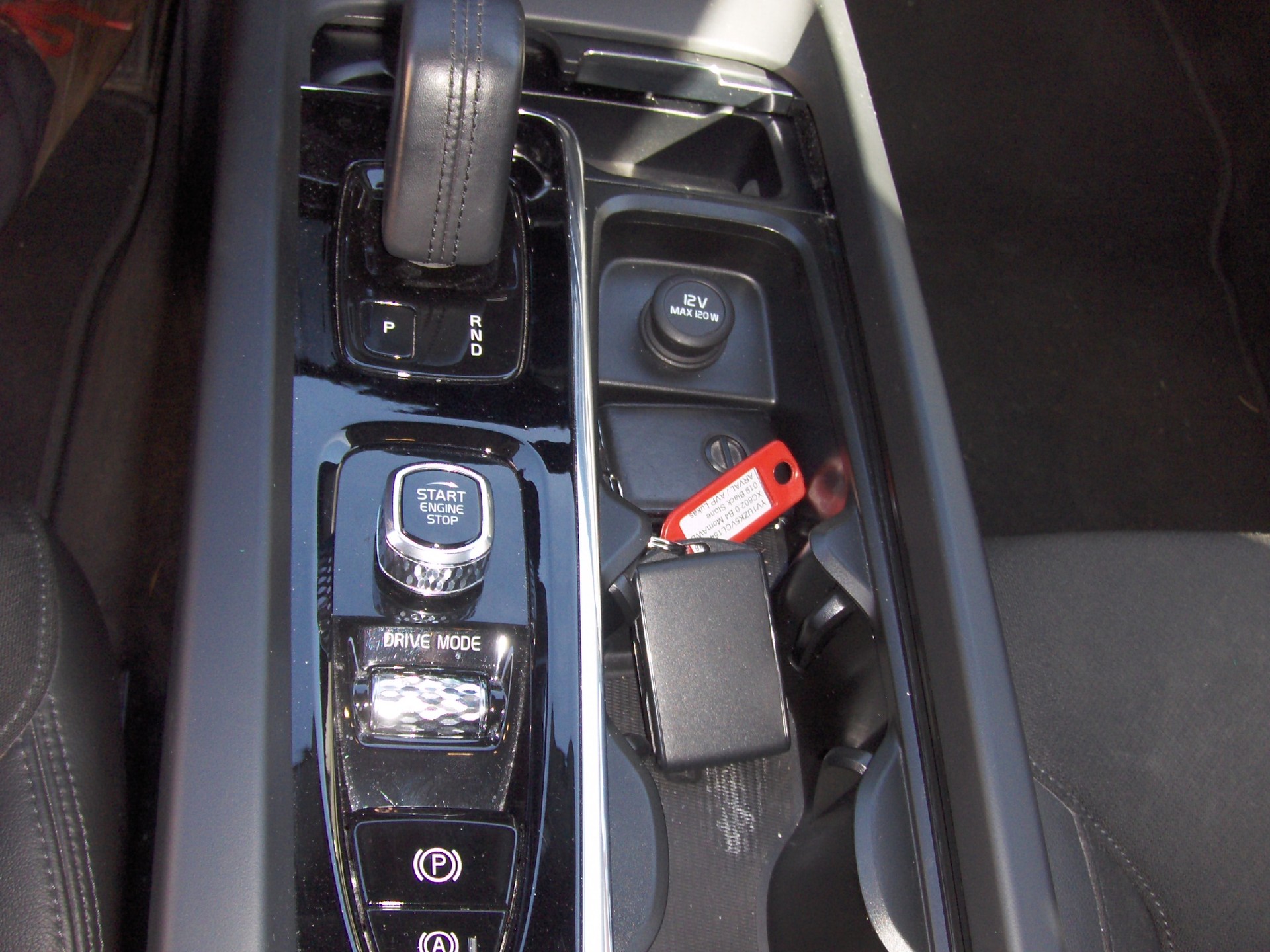 VOLVO XC60 B4 Diesel Mild Hybrid AWD Momentum Geartronic-image-10