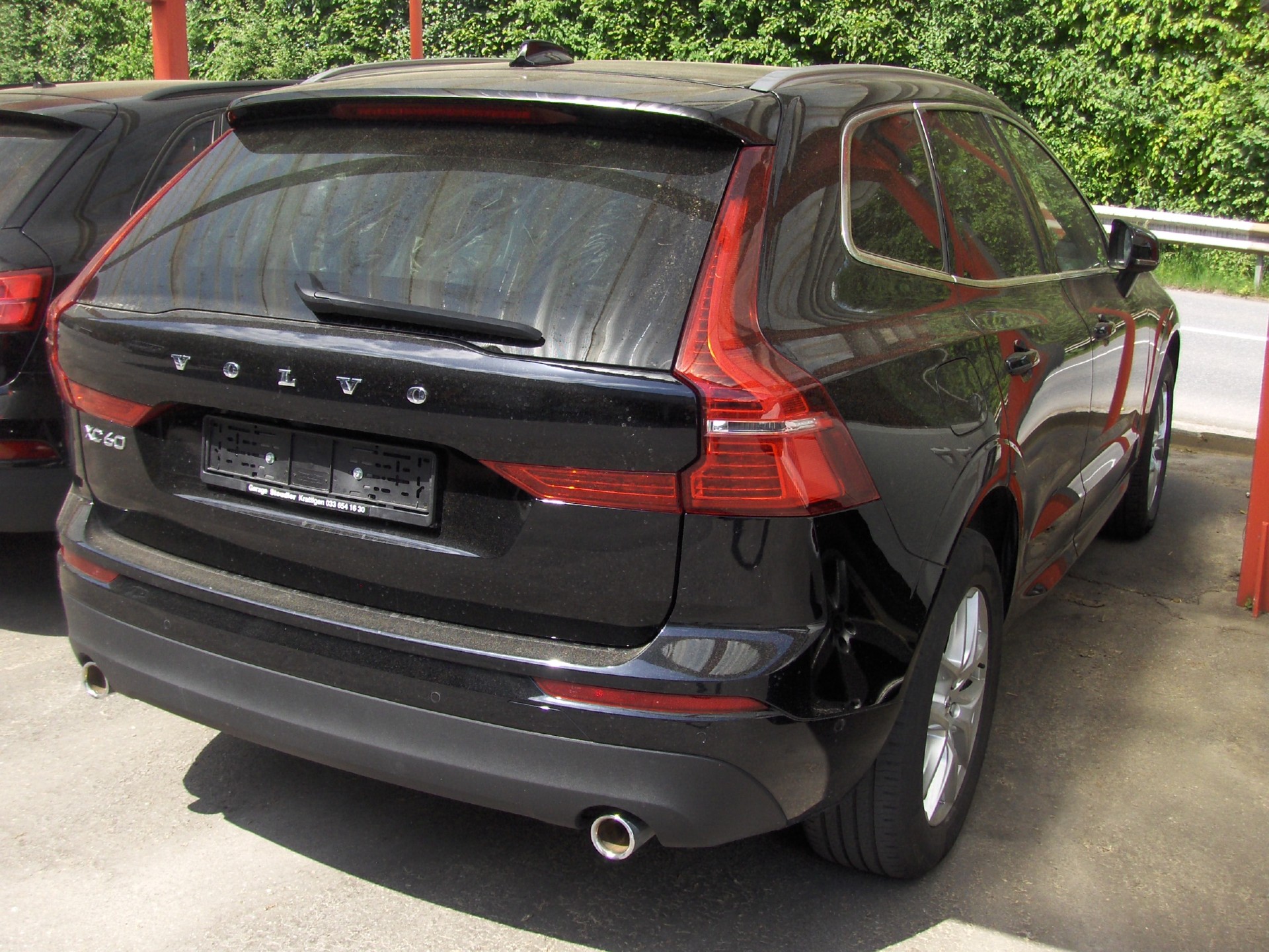 VOLVO XC60 B4 Diesel Mild Hybrid AWD Momentum Geartronic-image-2