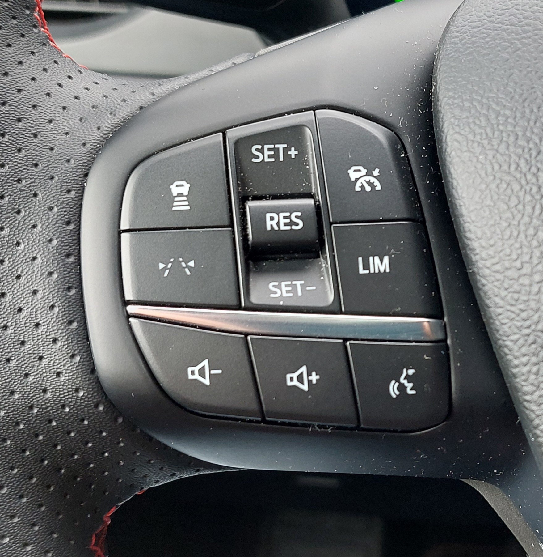 FORD Kuga 2.5 FHEV ST-Line X 4WD-image-16