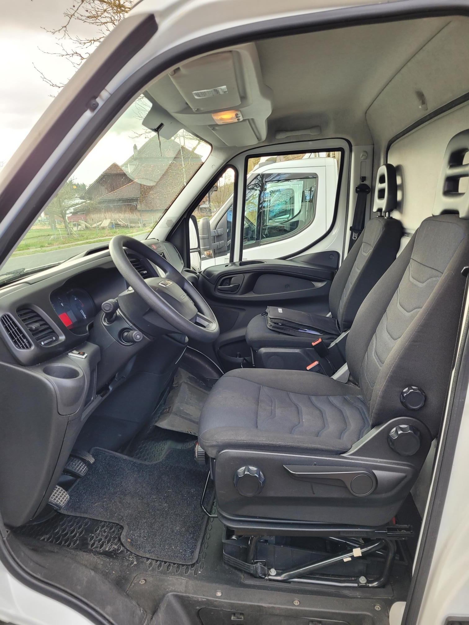 IVECO 35 S 16-image-3