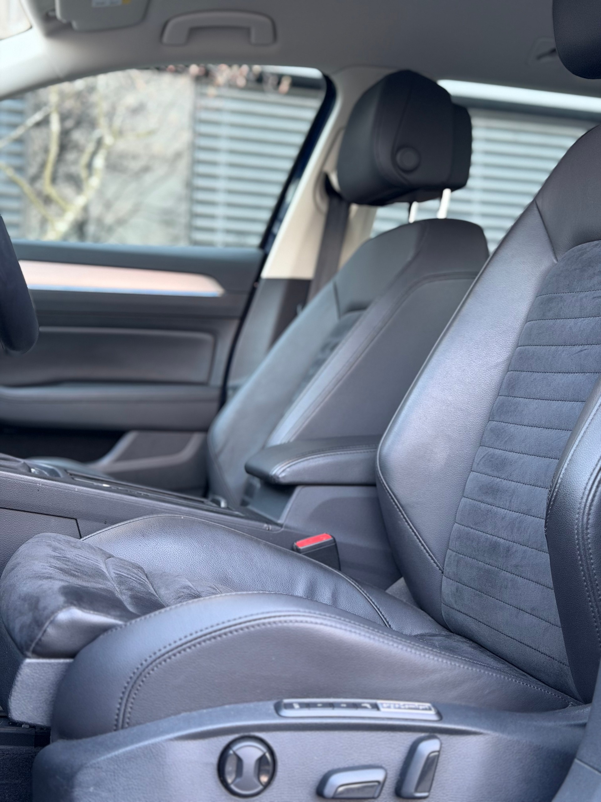 VW Passat Variant 2.0 TDI BMT Highline DSG 4Motion-image-11