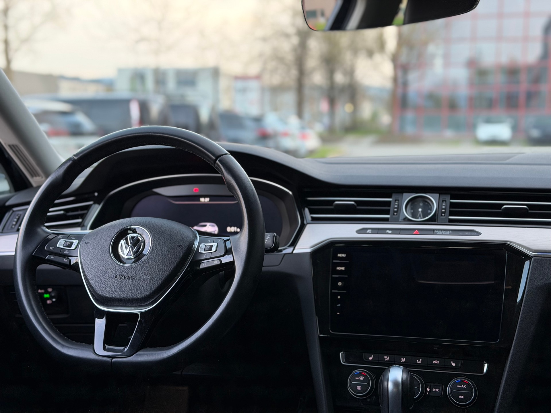 VW Passat Variant 2.0 TDI BMT Highline DSG 4Motion-image-9