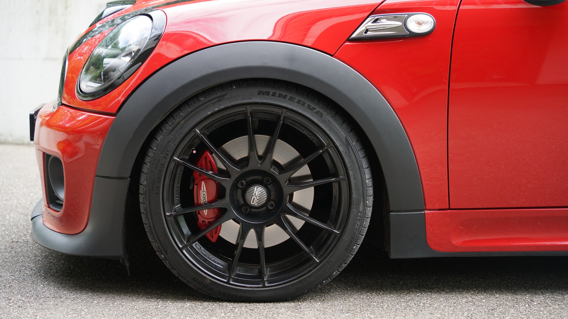 MINI Cooper John Cooper Works Cabriolet-image-2