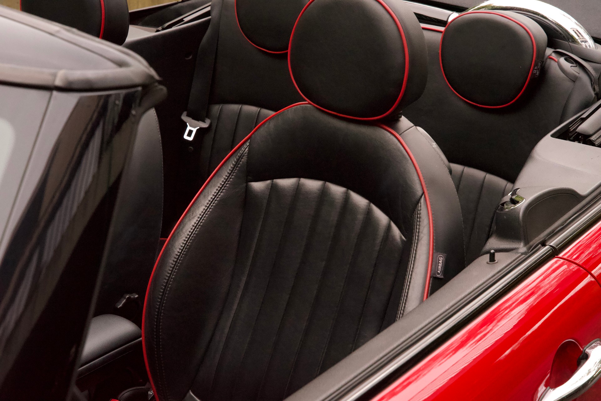 MINI Cooper John Cooper Works Cabriolet-image-3