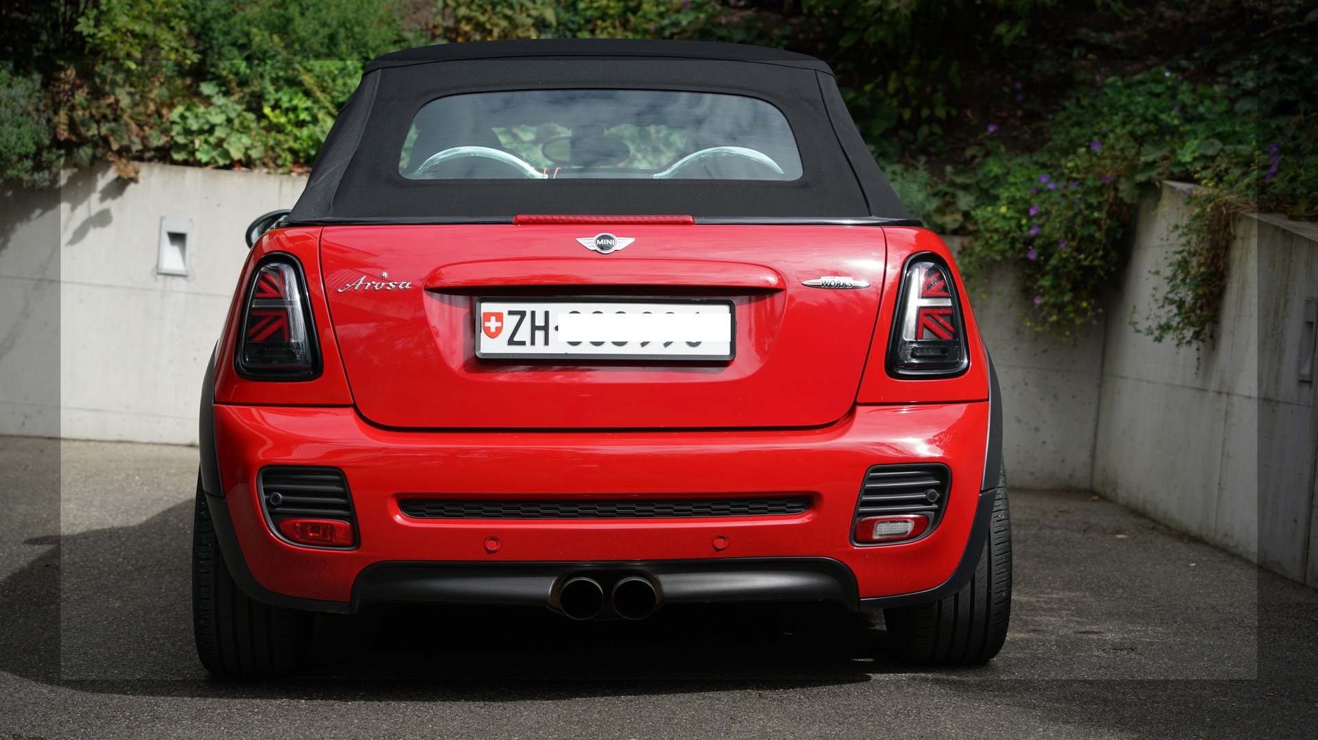 MINI Cooper John Cooper Works Cabriolet-image-1