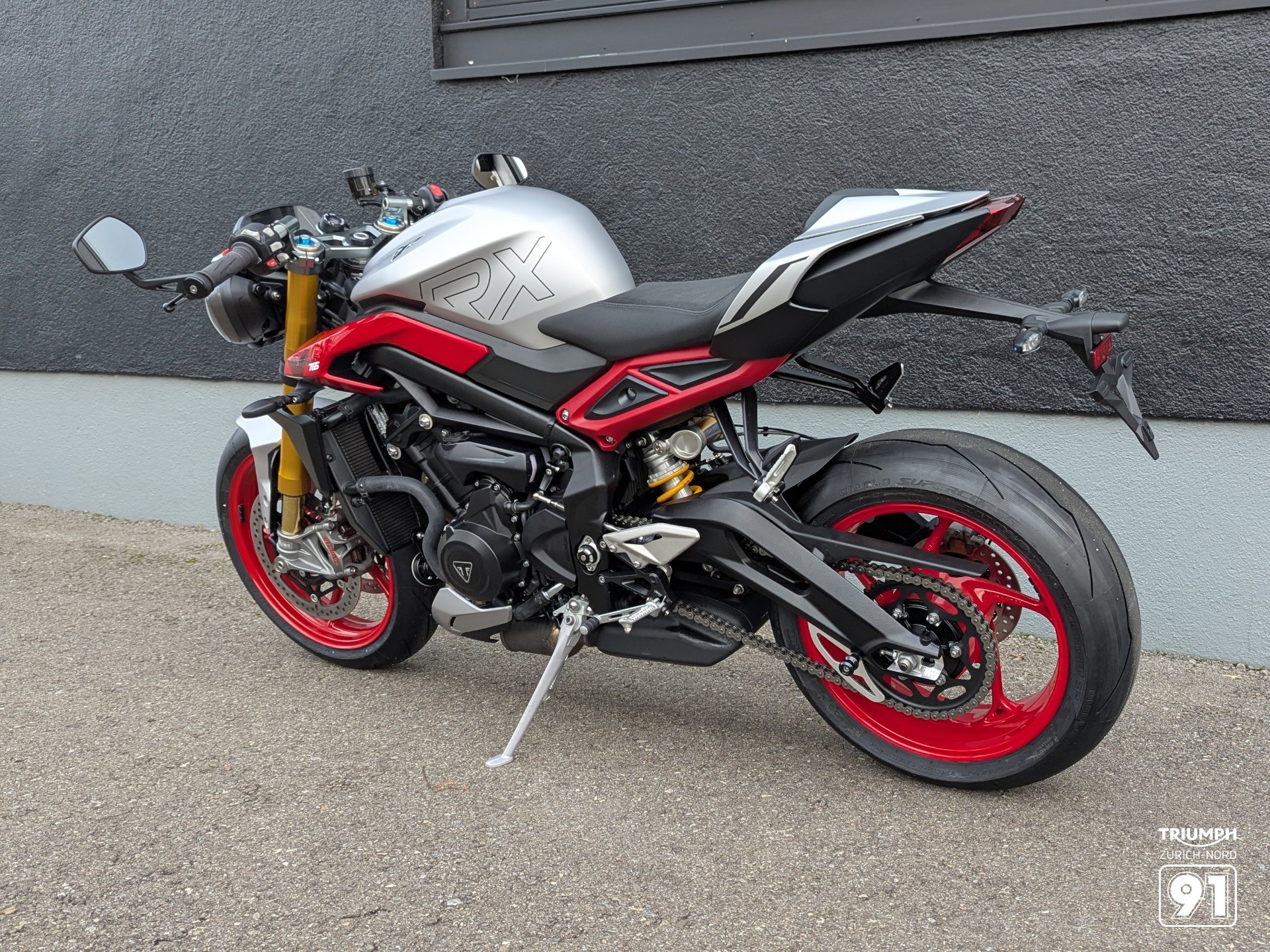 TRIUMPH Street Triple-image-4