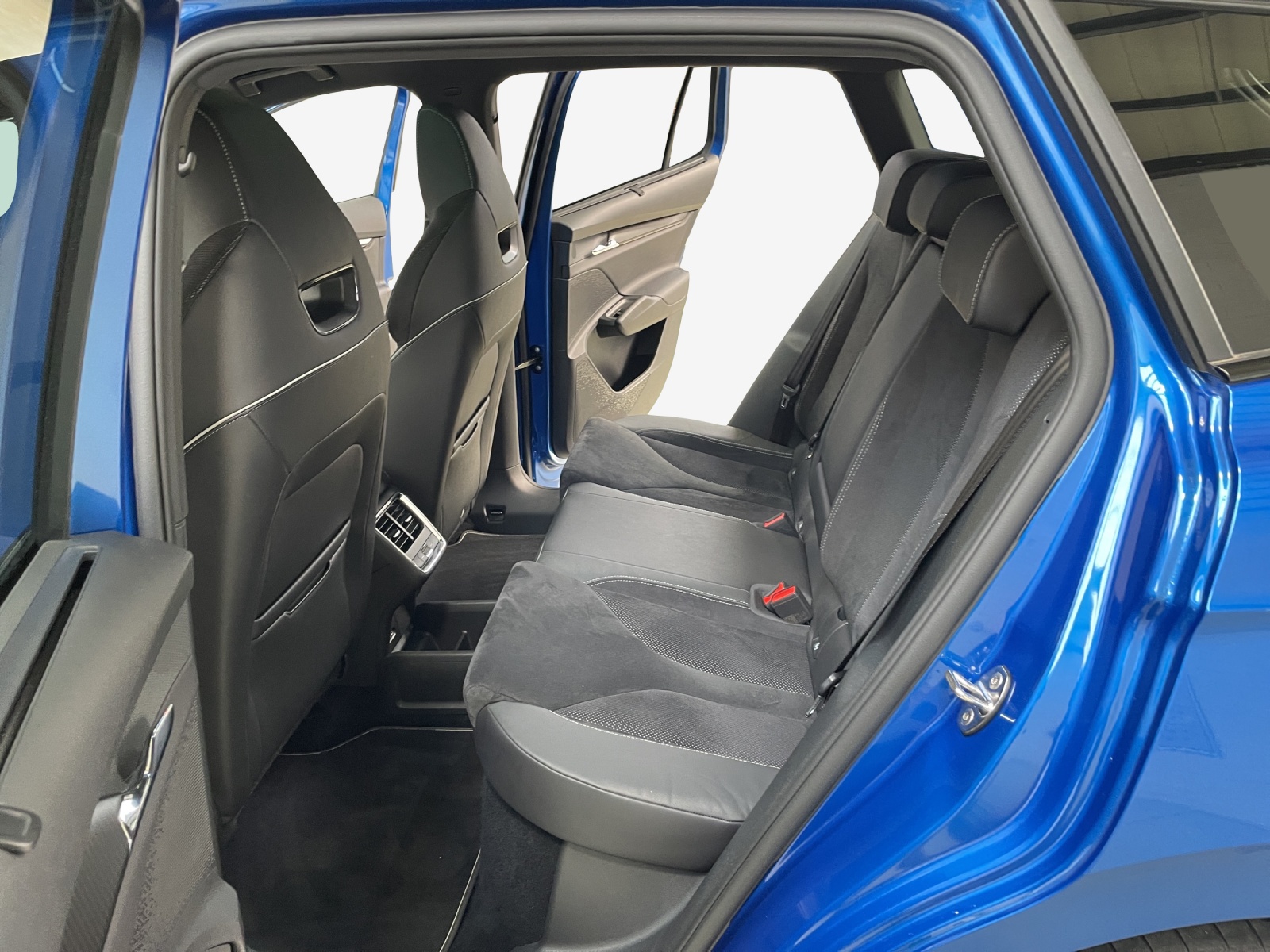 SKODA Enyaq iV 80x SportLine-image-12