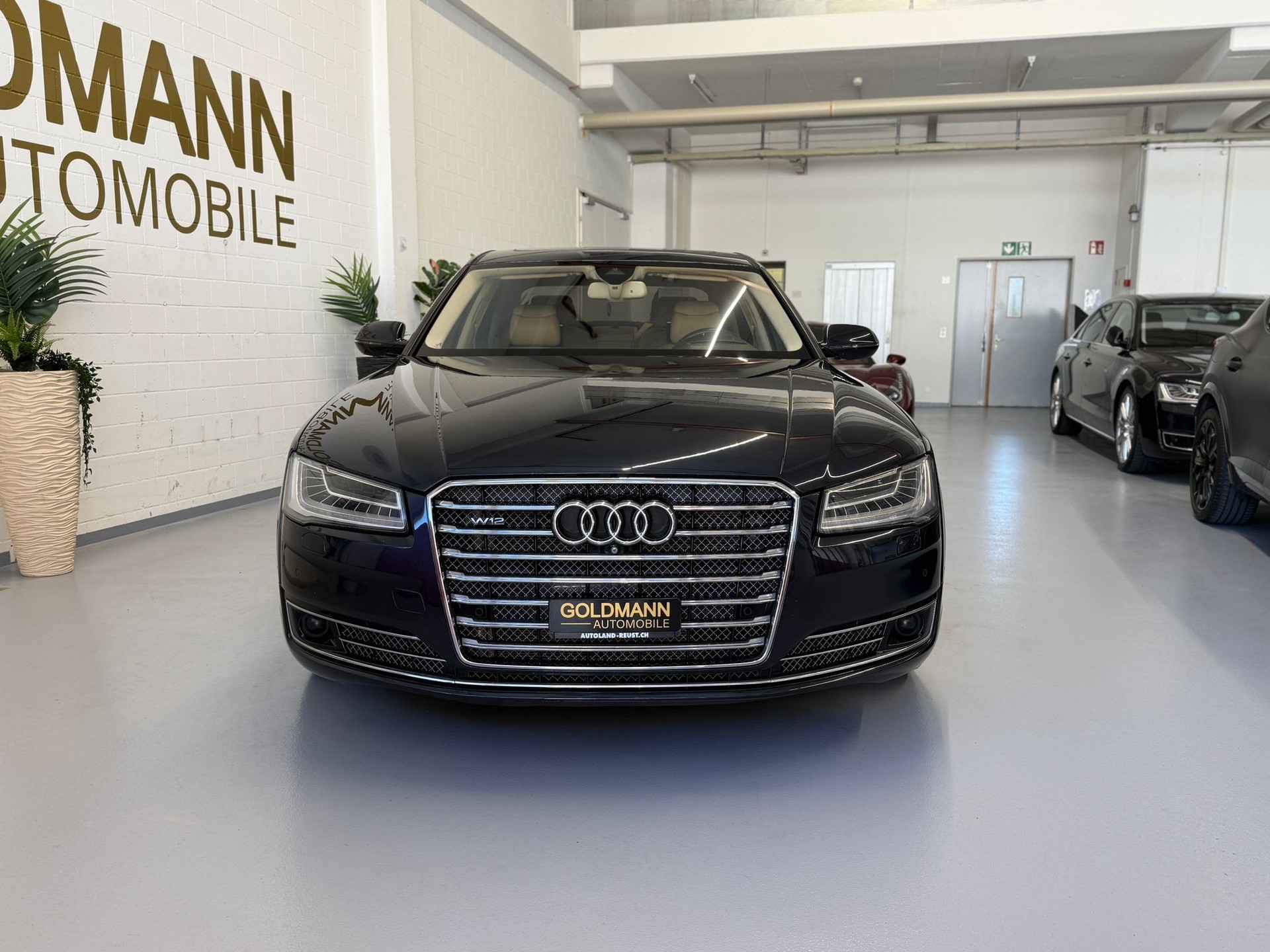 AUDI A8 L 6.3 FSI W12 quattro tiptronic-image-4