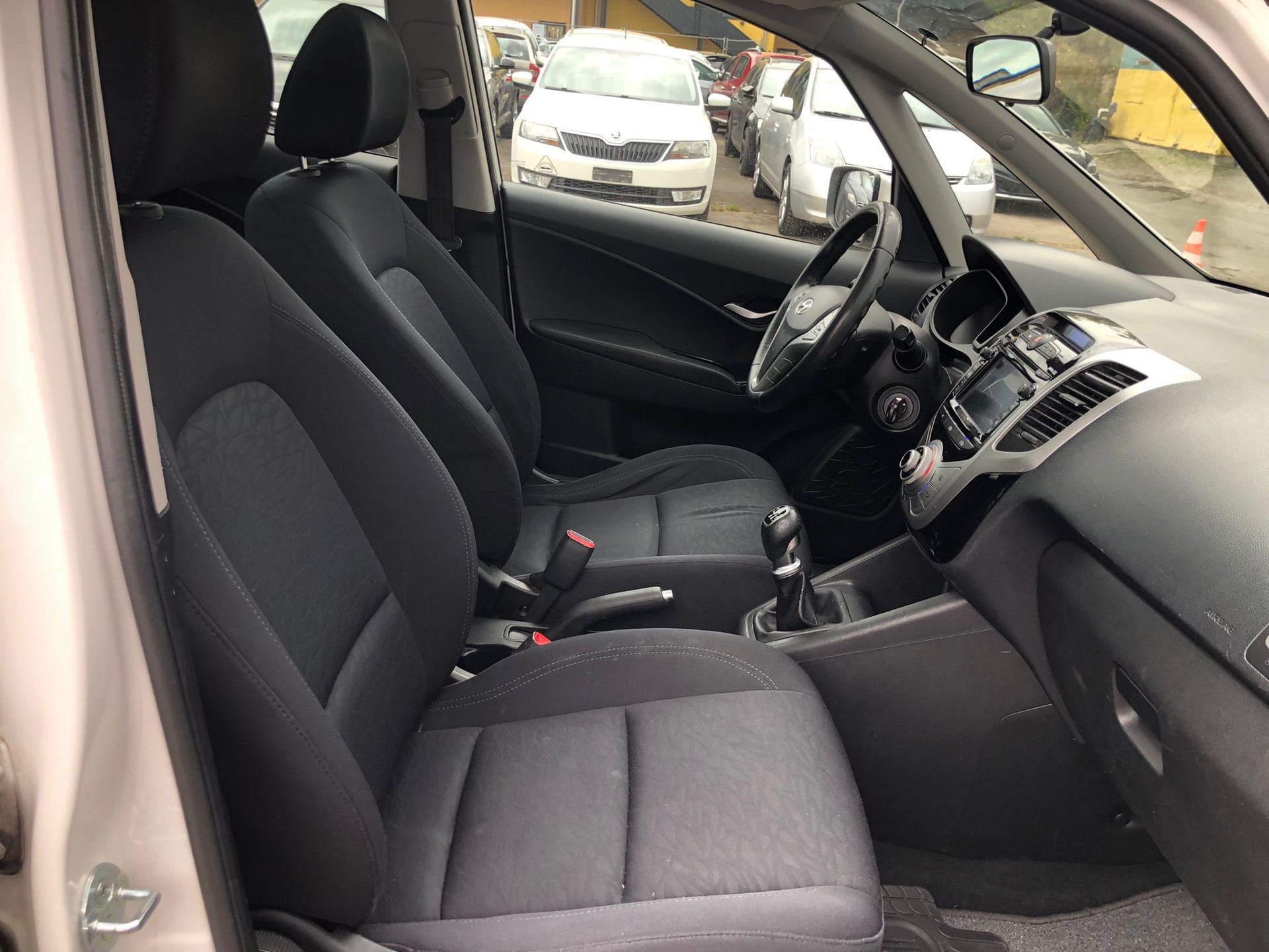 HYUNDAI iX20 1.6 Style-image-8