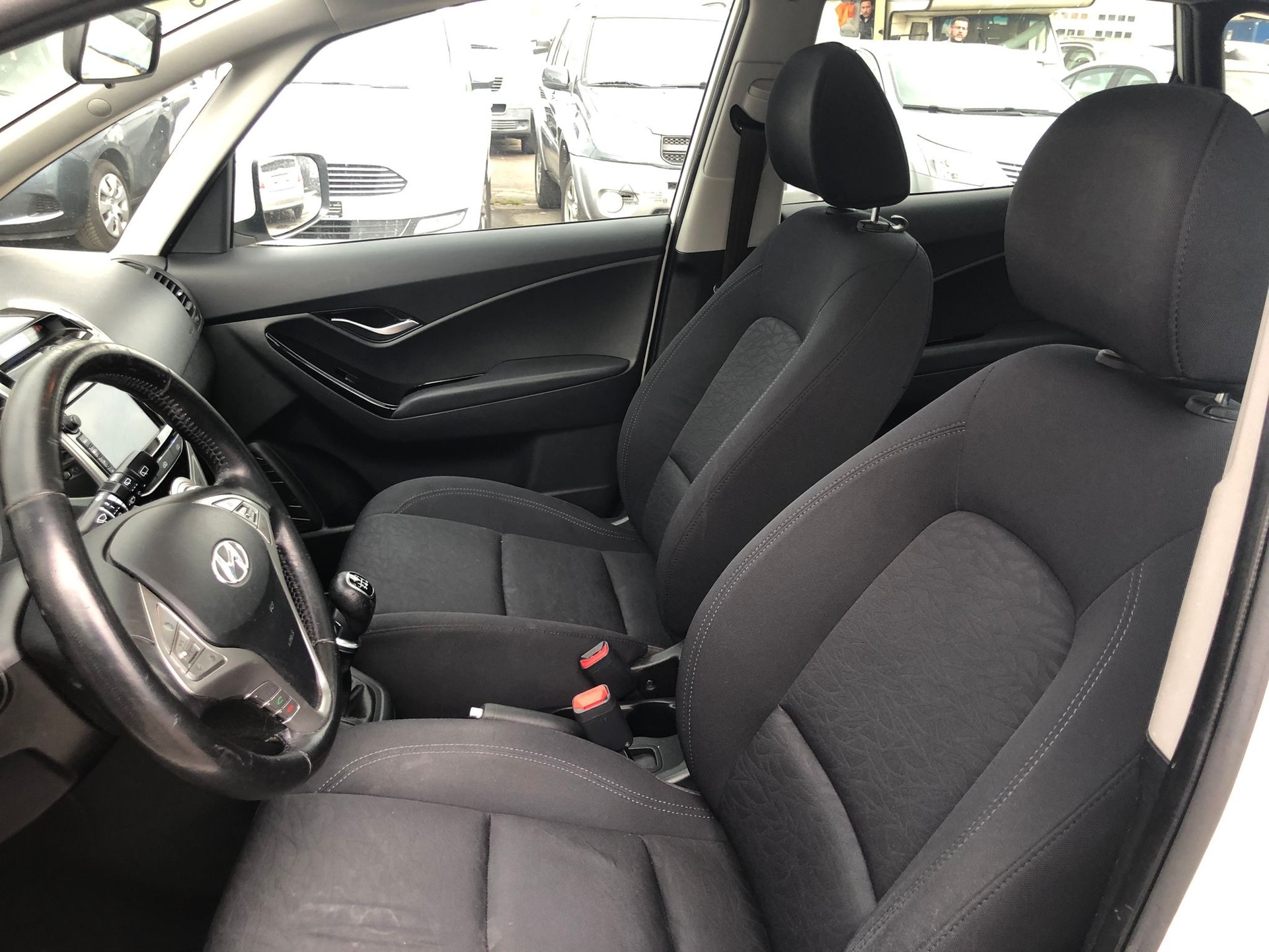 HYUNDAI iX20 1.6 Style-image-12