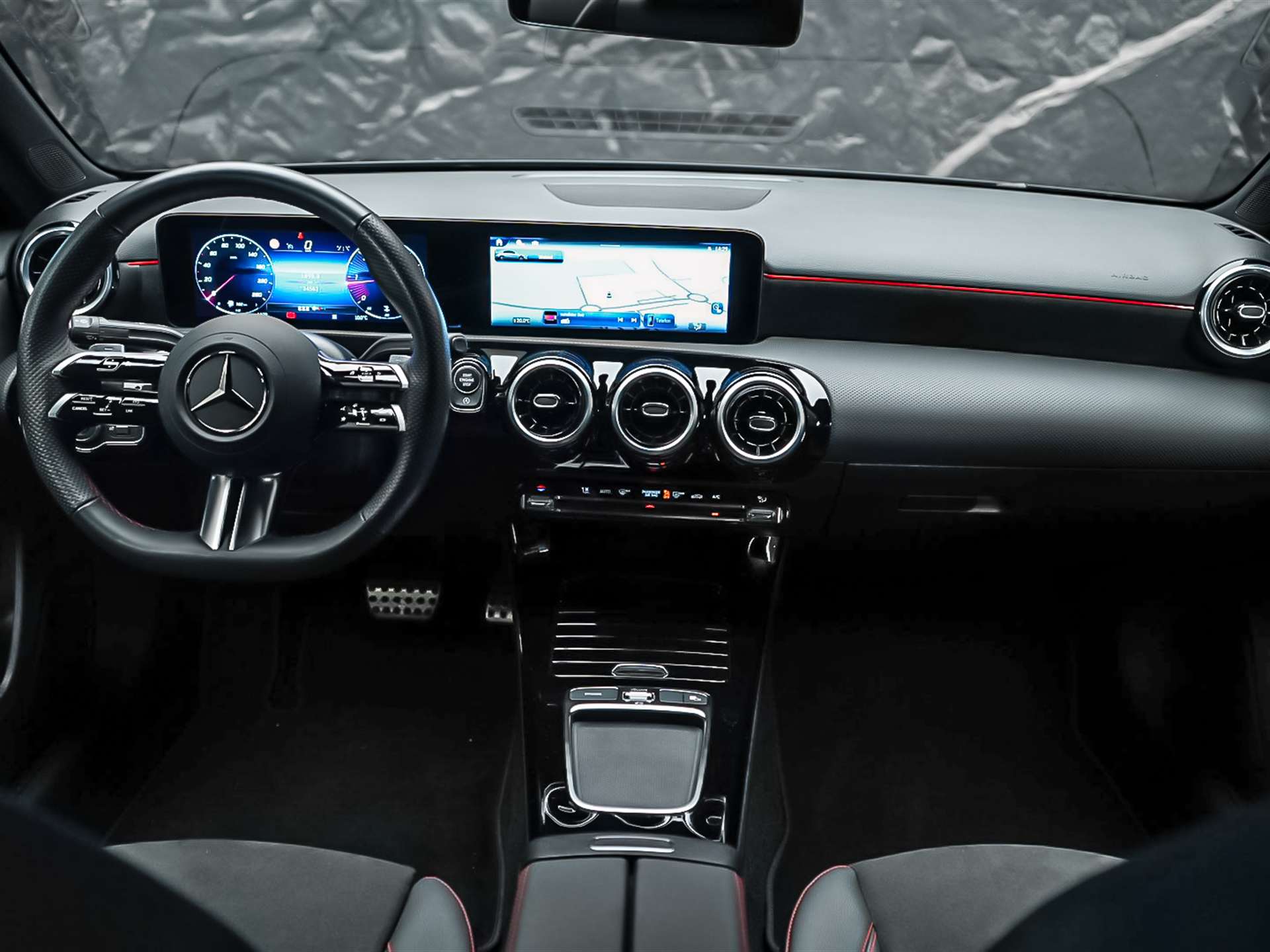 MERCEDES-BENZ A 200 d AMG Line 8G-DCT *Limousine*Facelift*Lenkradheizung*-image-19