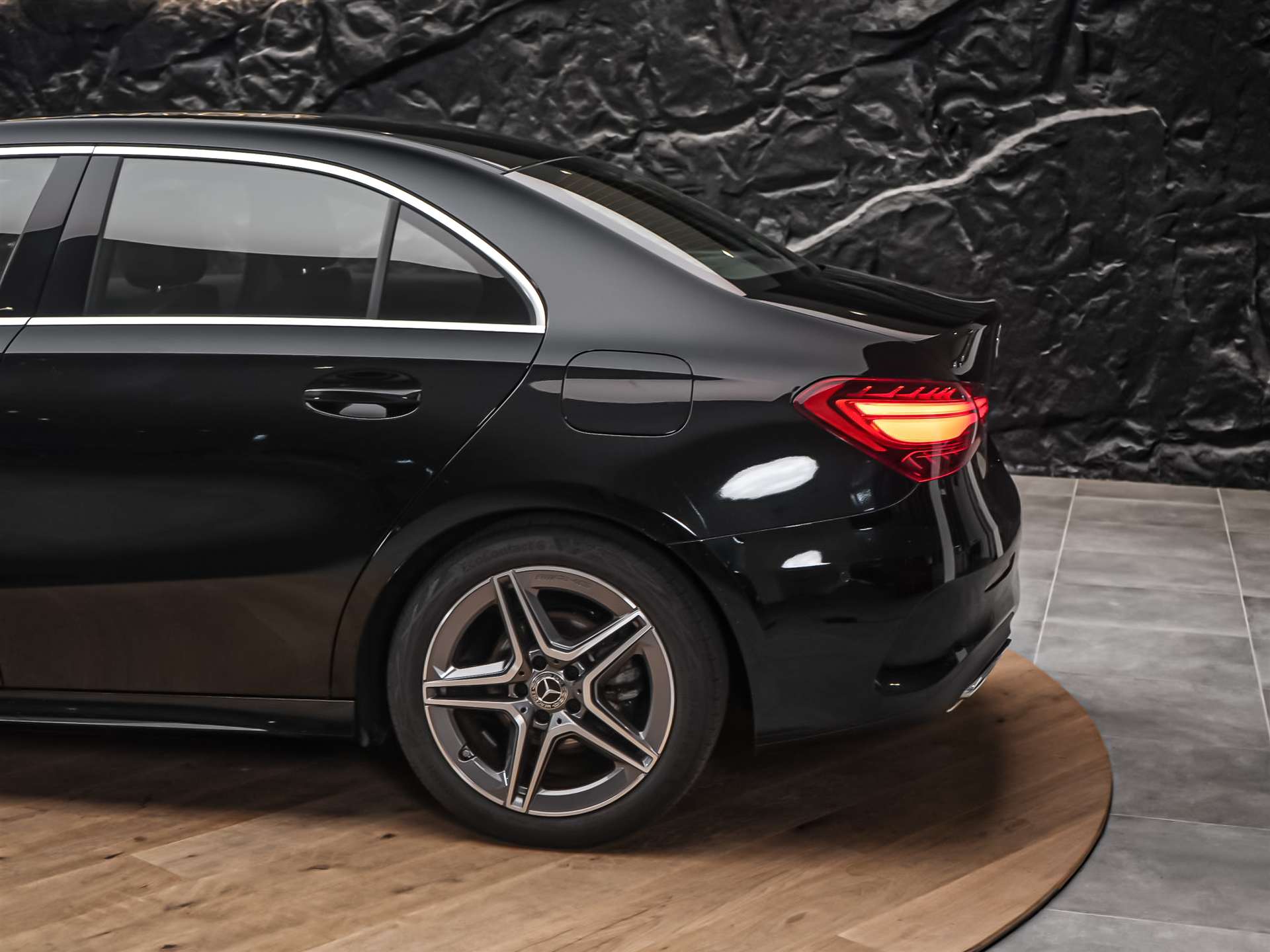 MERCEDES-BENZ A 200 d AMG Line 8G-DCT *Limousine*Facelift*Lenkradheizung*-image-15