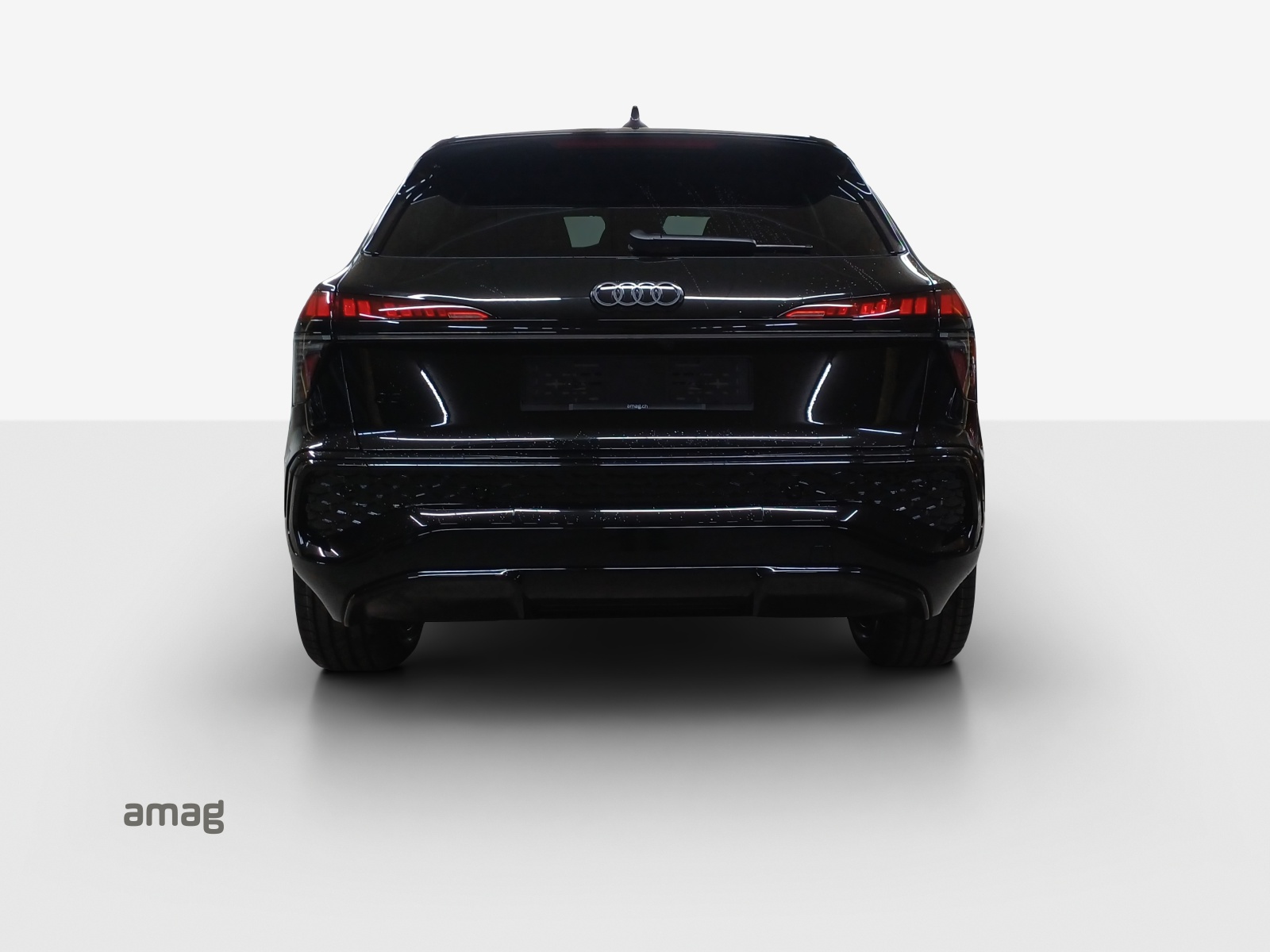 AUDI Q3 SUV 110 kW TFSI S tronic-image-3
