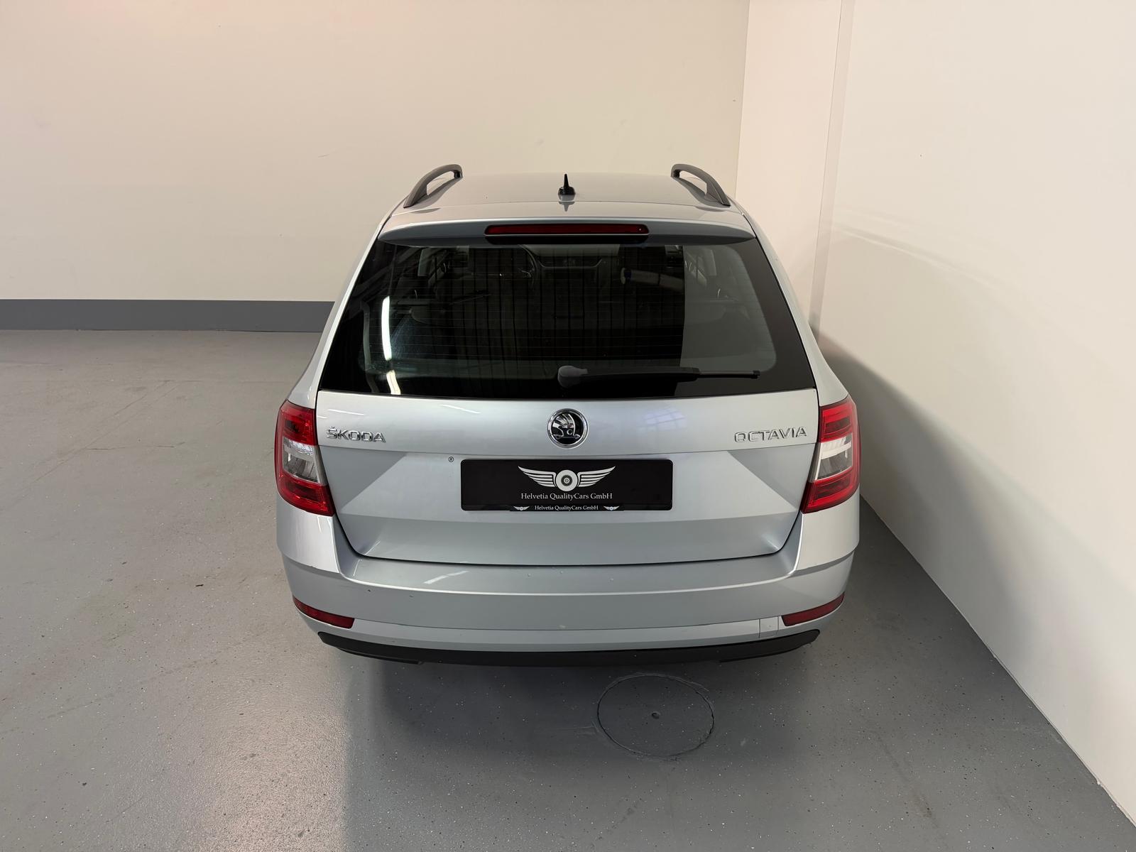 SKODA Octavia Combi 1.6 TDI Ambition-image-10