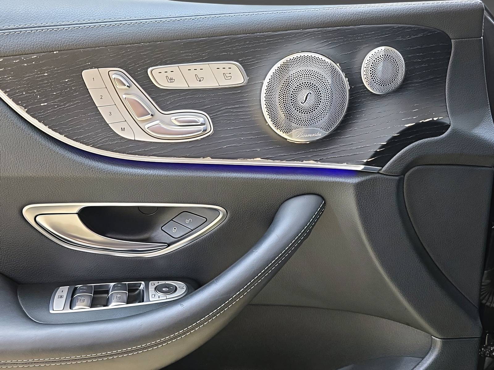 MERCEDES-BENZ E 450 4Matic Cabriolet-image-12