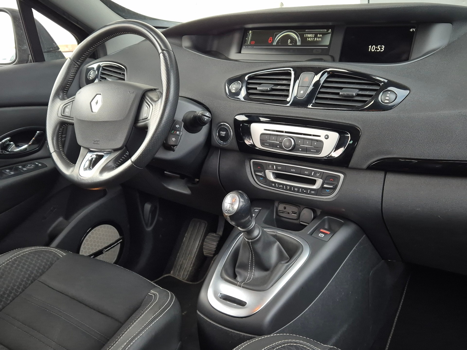 RENAULT GRAND SCÉNIC 1.2 16V TURBO BOSE-image-11