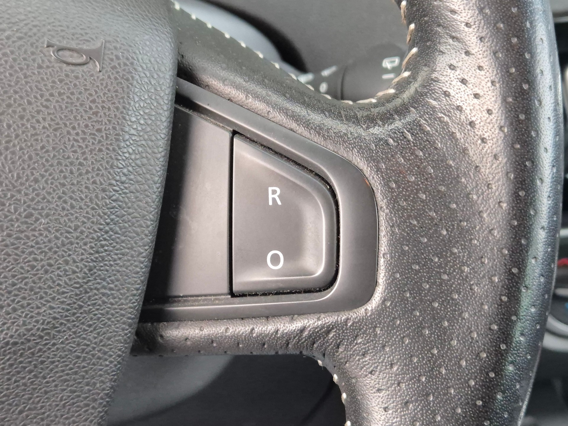 RENAULT GRAND SCÉNIC 1.2 16V TURBO BOSE-image-28