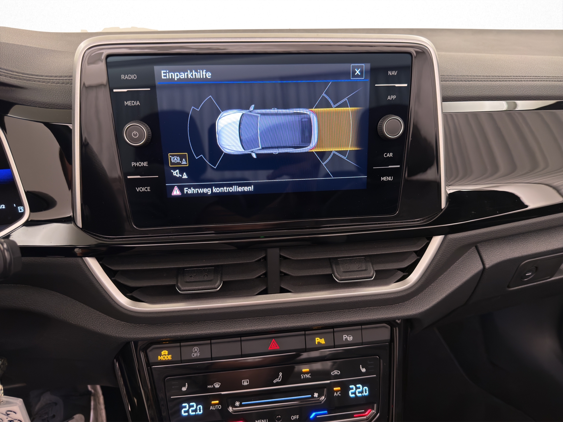 VW T-Roc Cabriolet 1.5 TSI R-Line-image-11