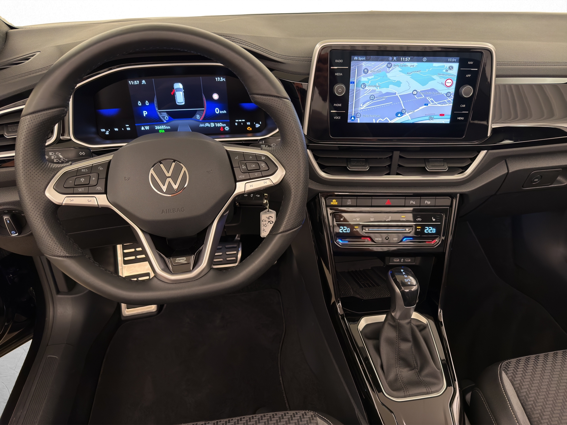 VW T-Roc Cabriolet 1.5 TSI R-Line-image-9