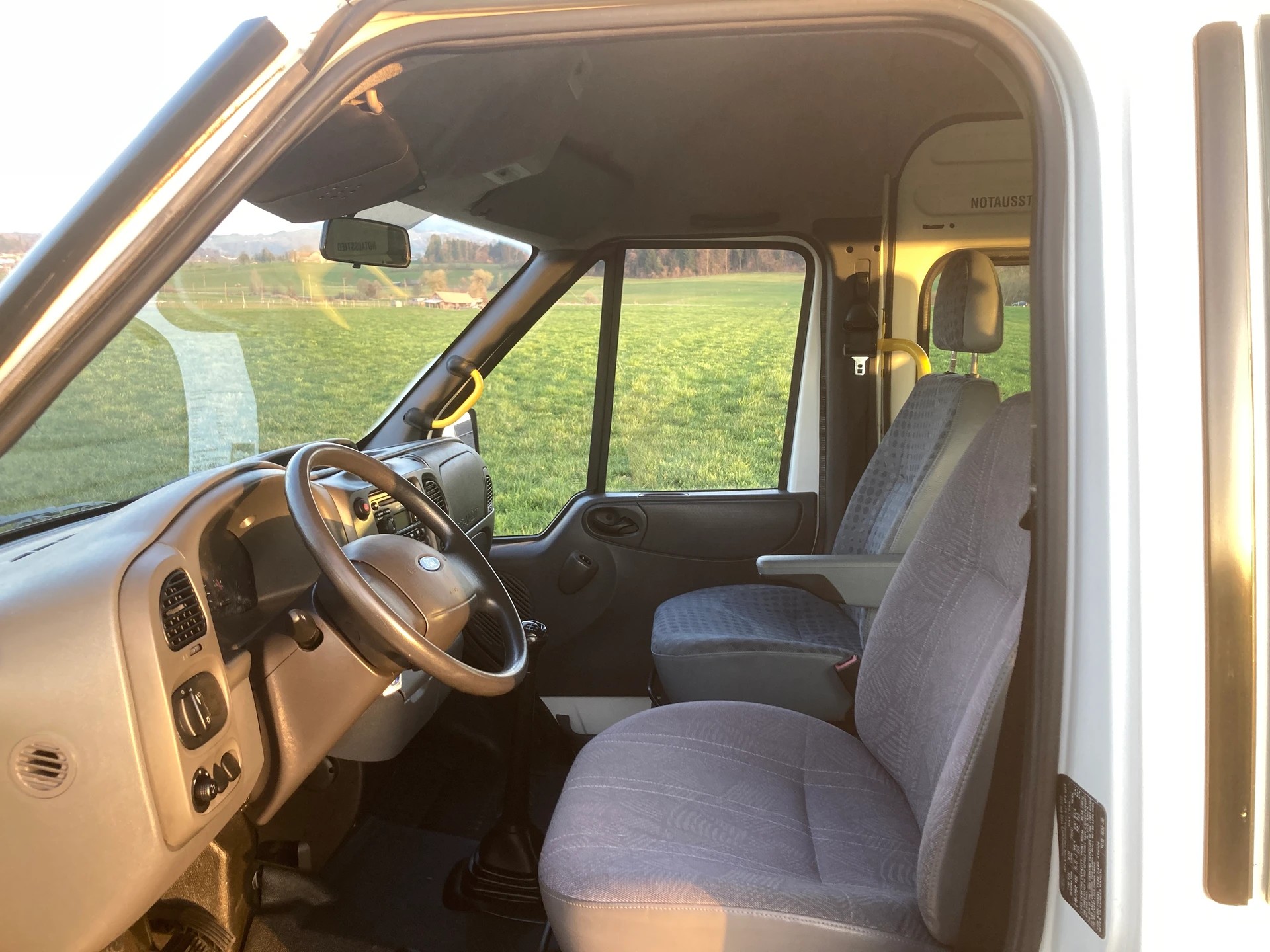 FORD Transit 2.4 TDCi Bus 14 Pl. **mit Anhängerkupplung**-image-9